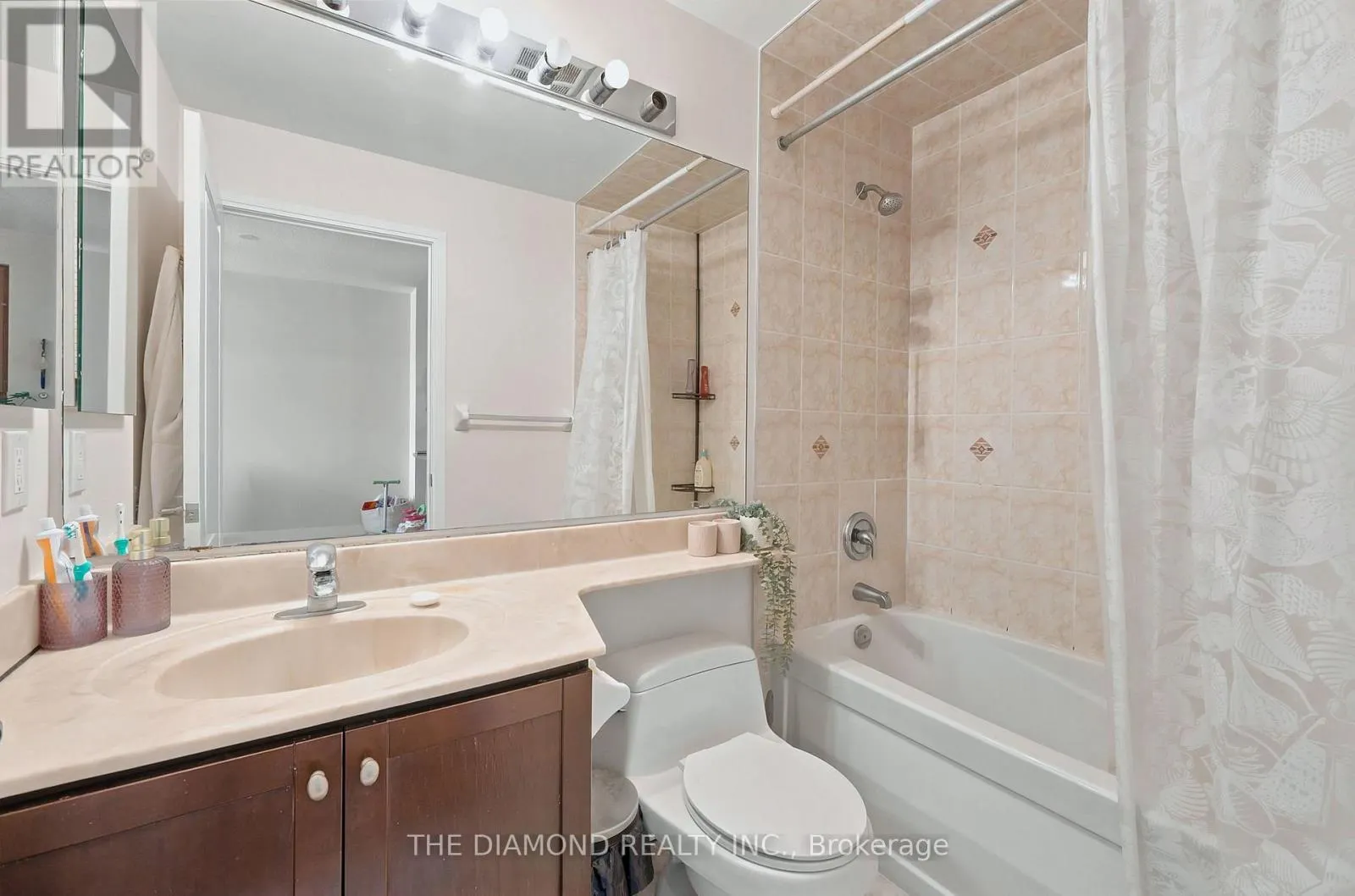 1505 - 90 ABSOLUTE AVENUE