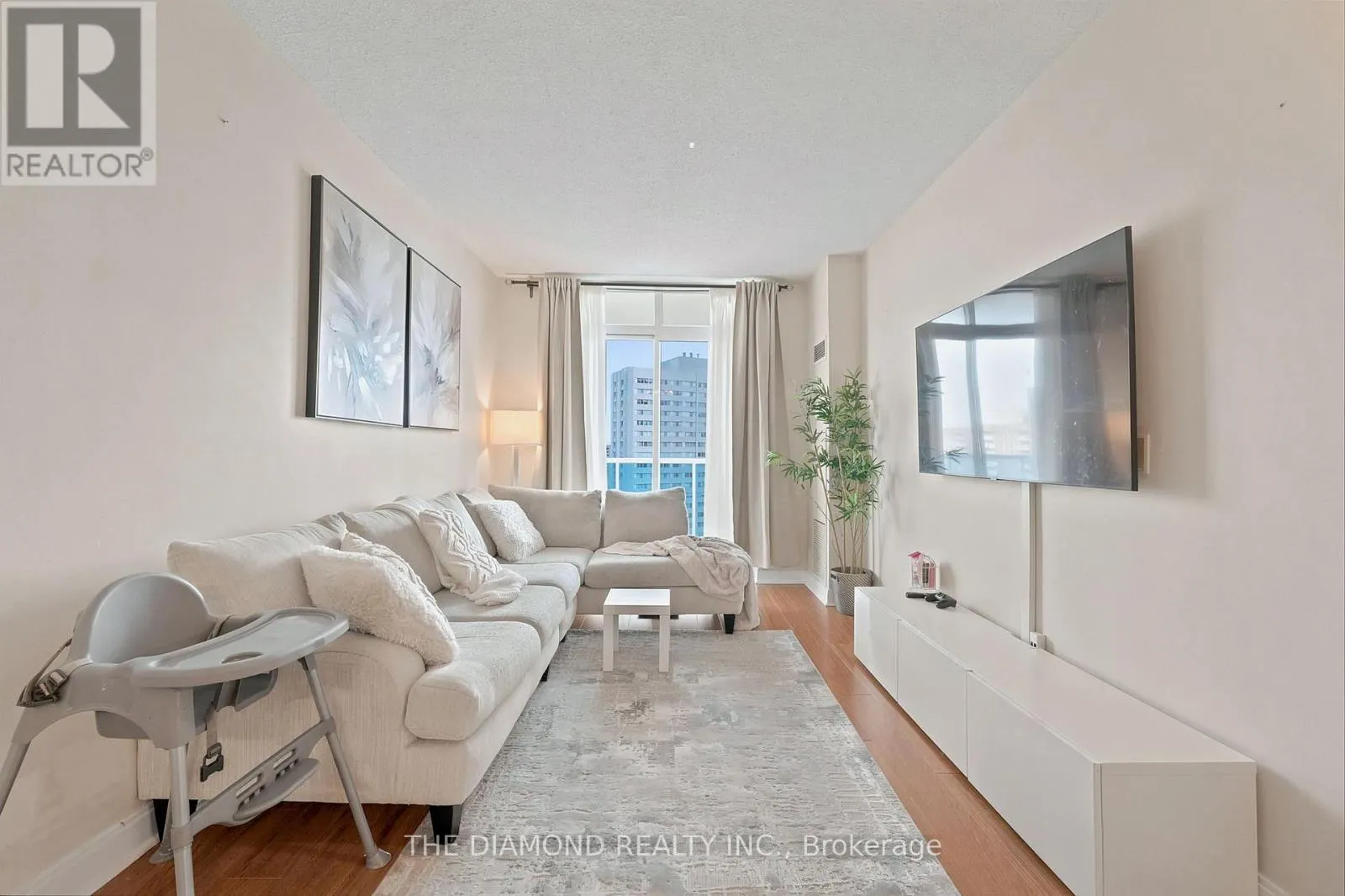 1505 - 90 ABSOLUTE AVENUE