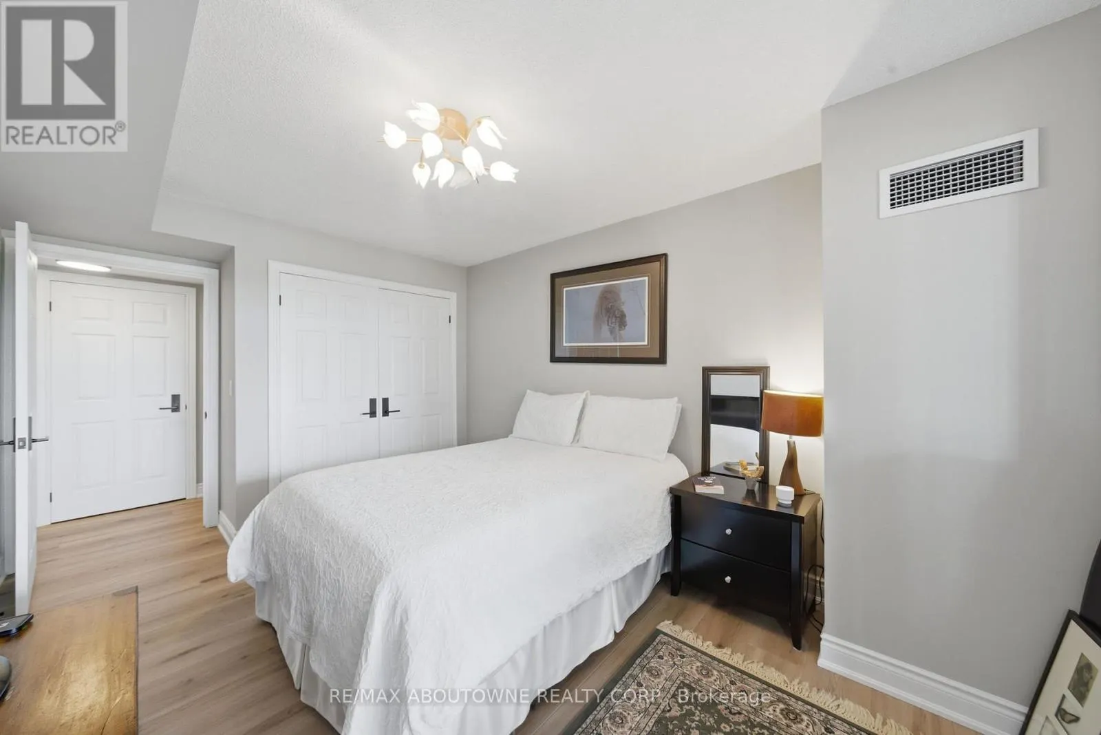606 - 442 MAPLE AVENUE