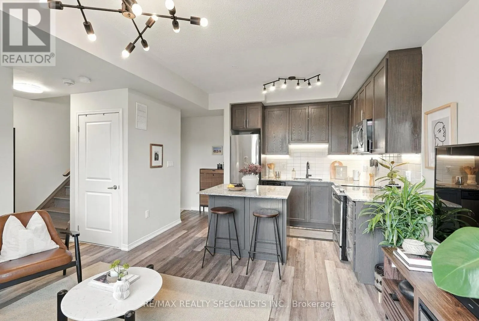 5 - 24 FIELDWAY ROAD
