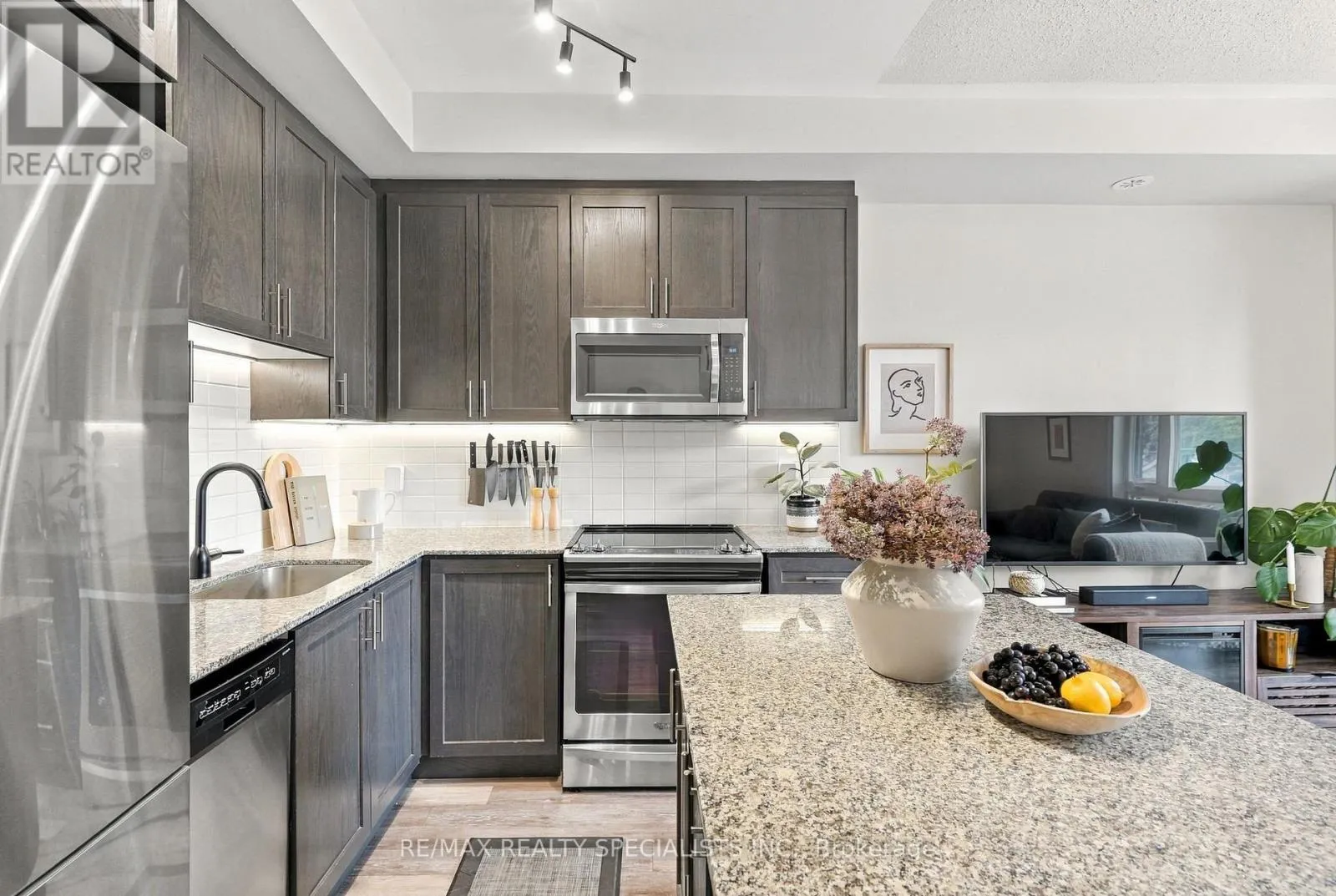 5 - 24 FIELDWAY ROAD