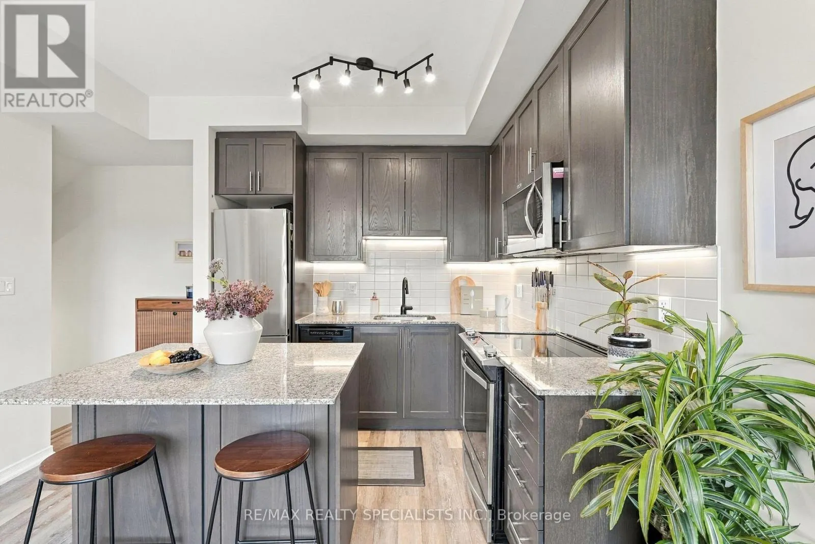 5 - 24 FIELDWAY ROAD