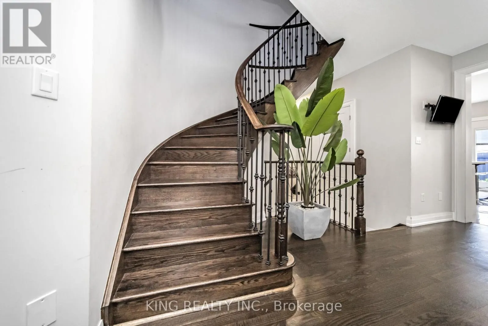 11 MALPASS STREET