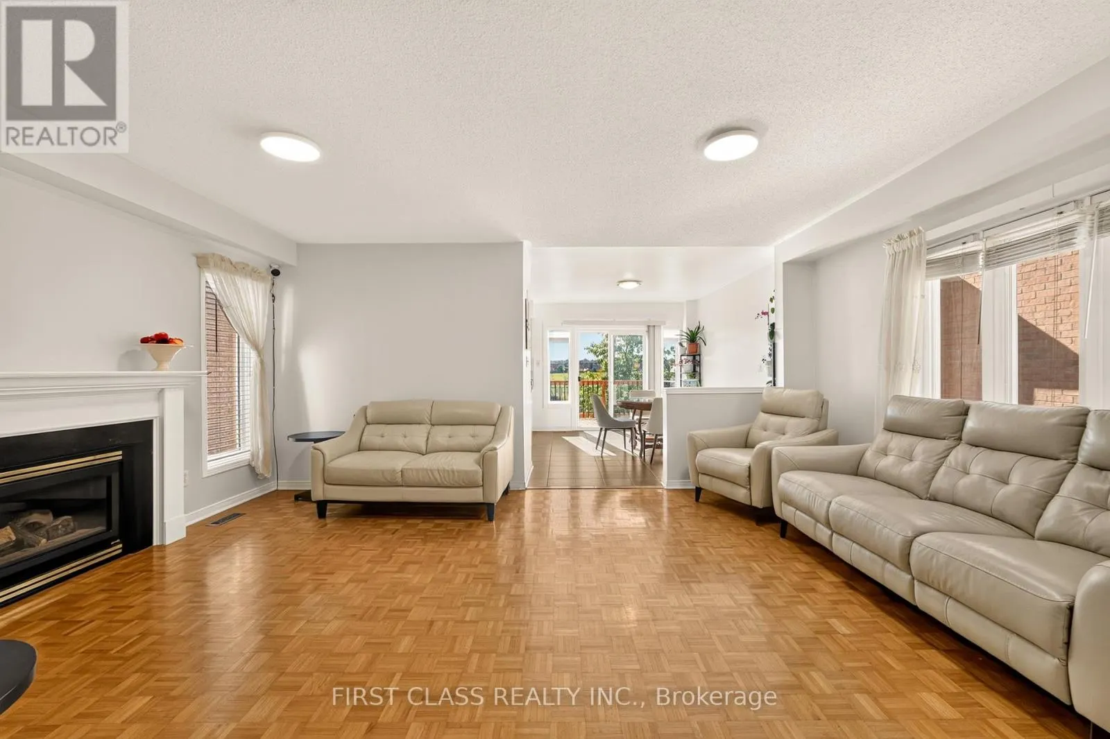 38 PACIFIC WIND CRESCENT