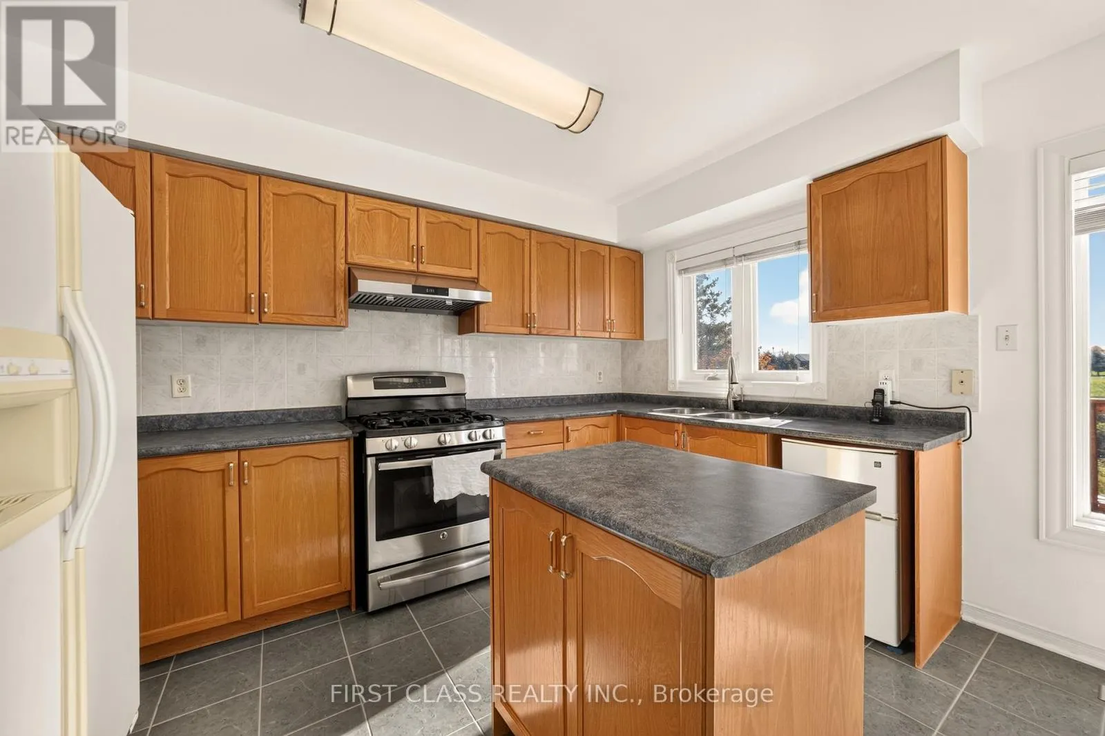 38 PACIFIC WIND CRESCENT