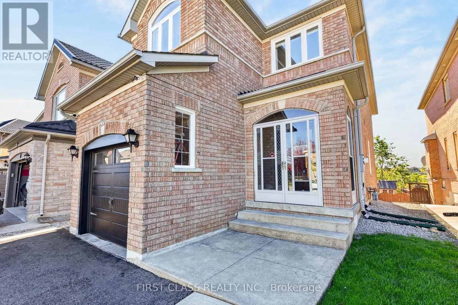 38 PACIFIC WIND CRESCENT
