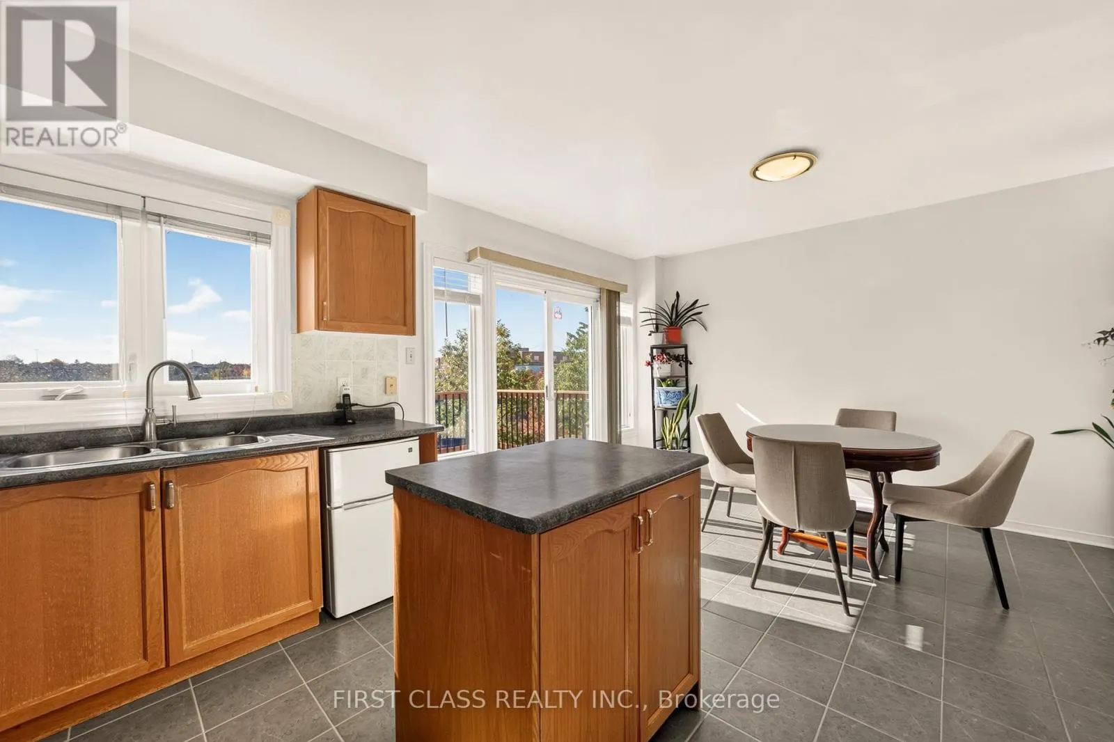 38 PACIFIC WIND CRESCENT
