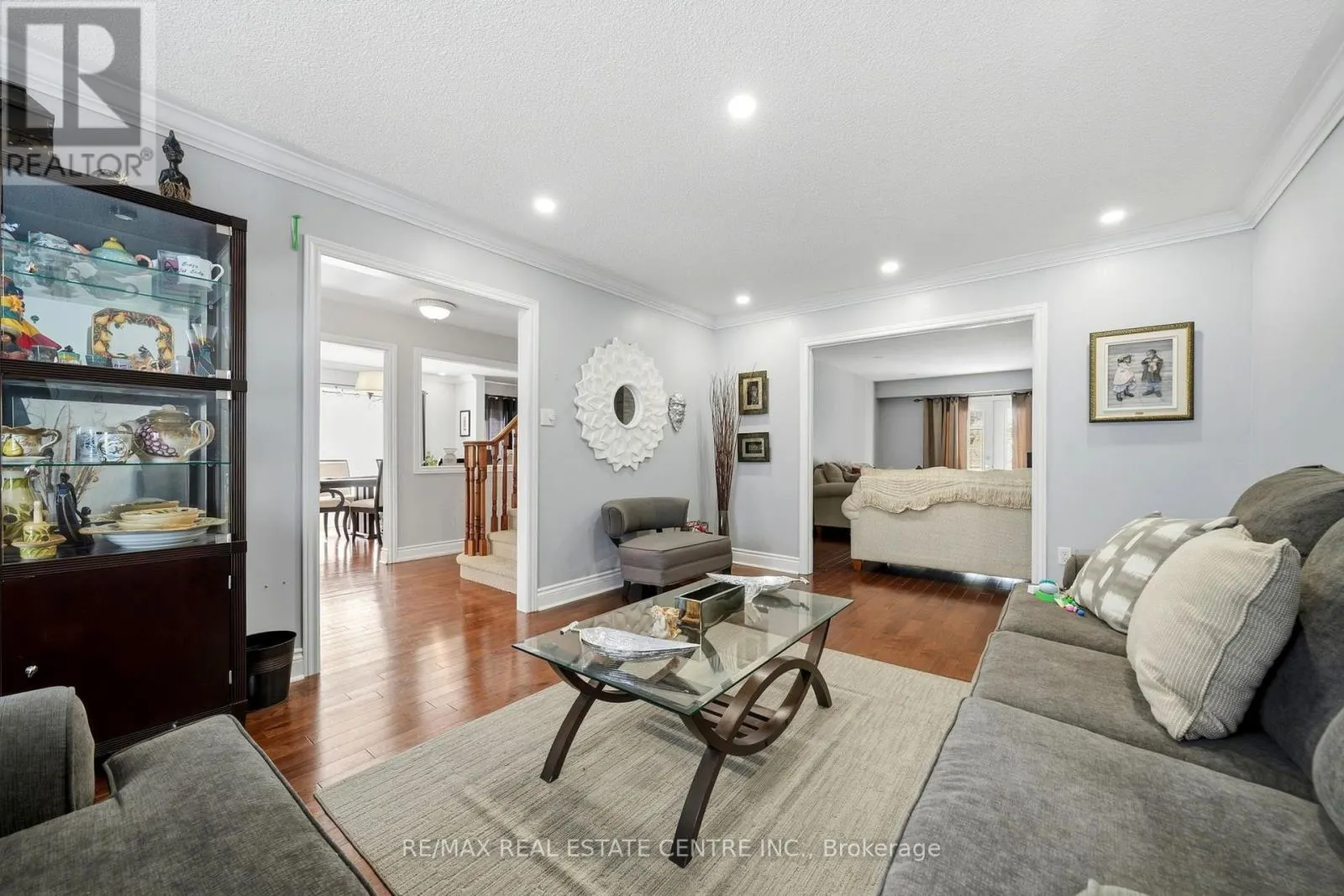 44 MADELAINE CRESCENT