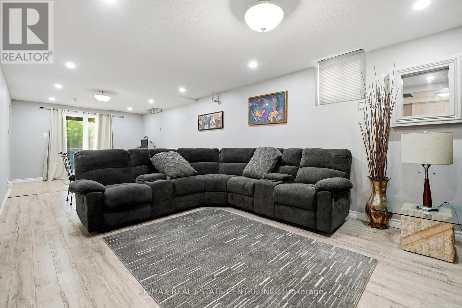 44 MADELAINE CRESCENT