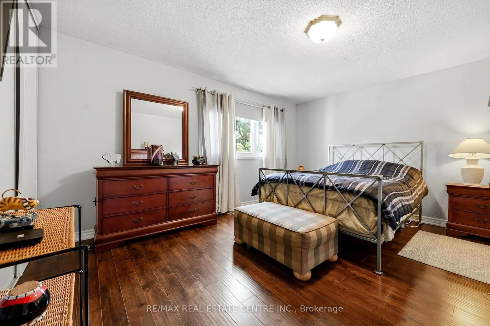 44 MADELAINE CRESCENT