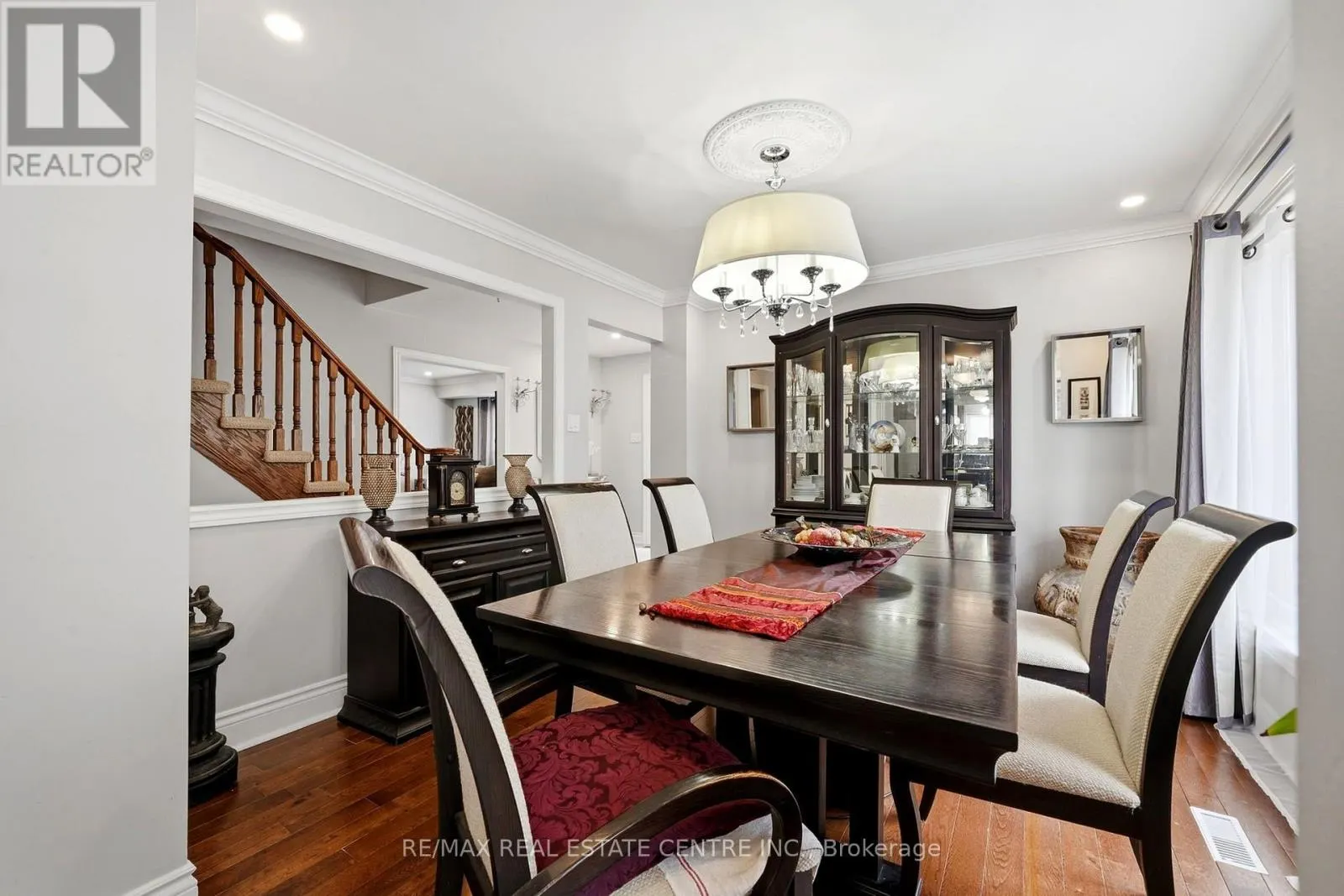 44 MADELAINE CRESCENT