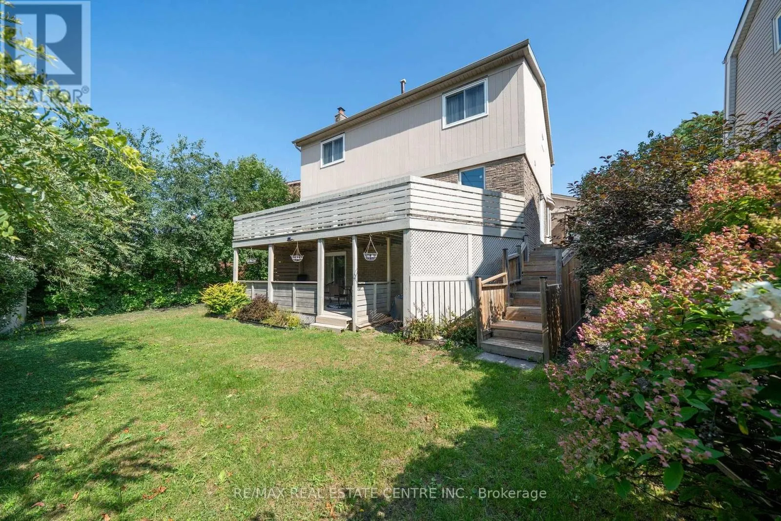 44 MADELAINE CRESCENT
