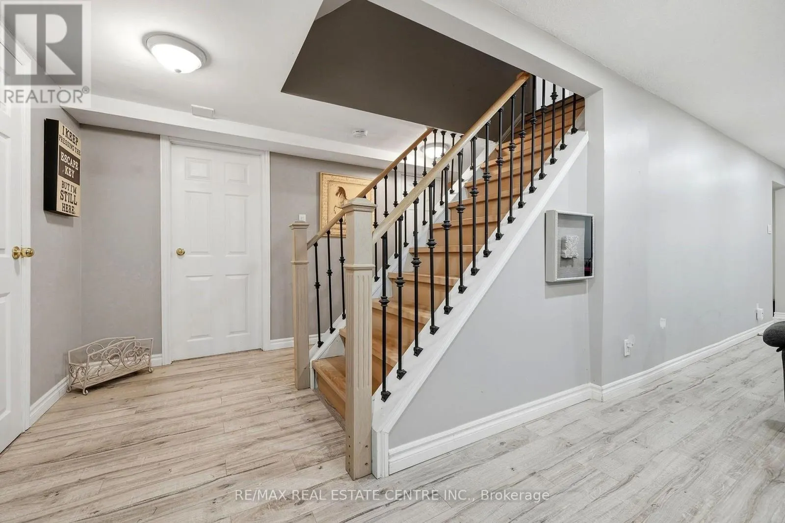 44 MADELAINE CRESCENT