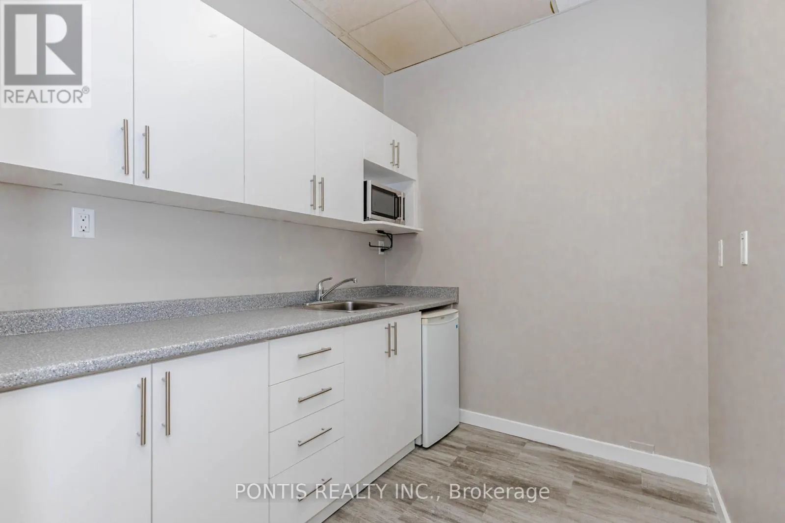 17 - 6790 DAVAND DRIVE