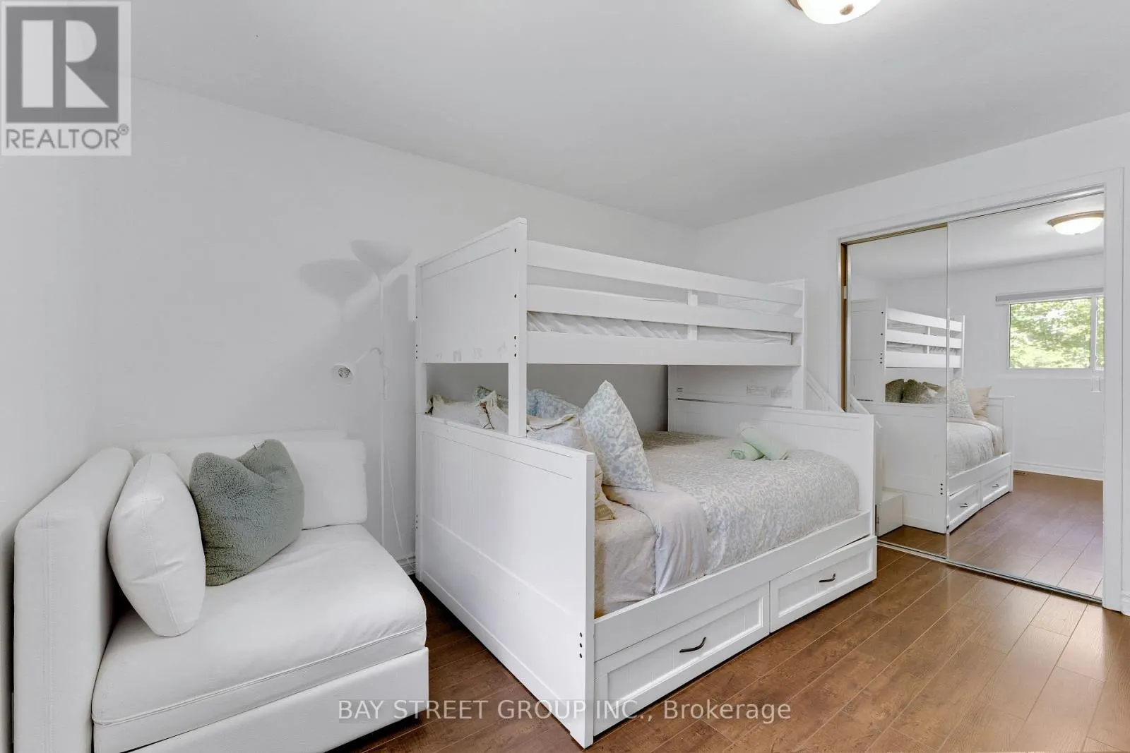 2283 DEVON ROAD