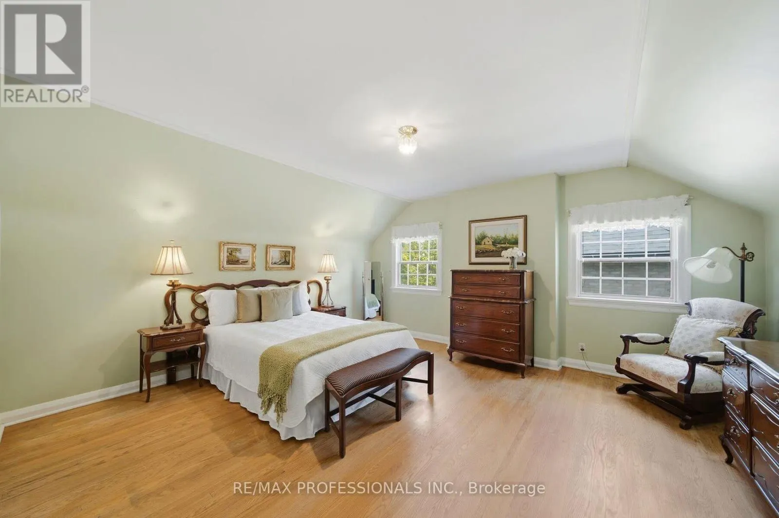 15 HARTFIELD COURT