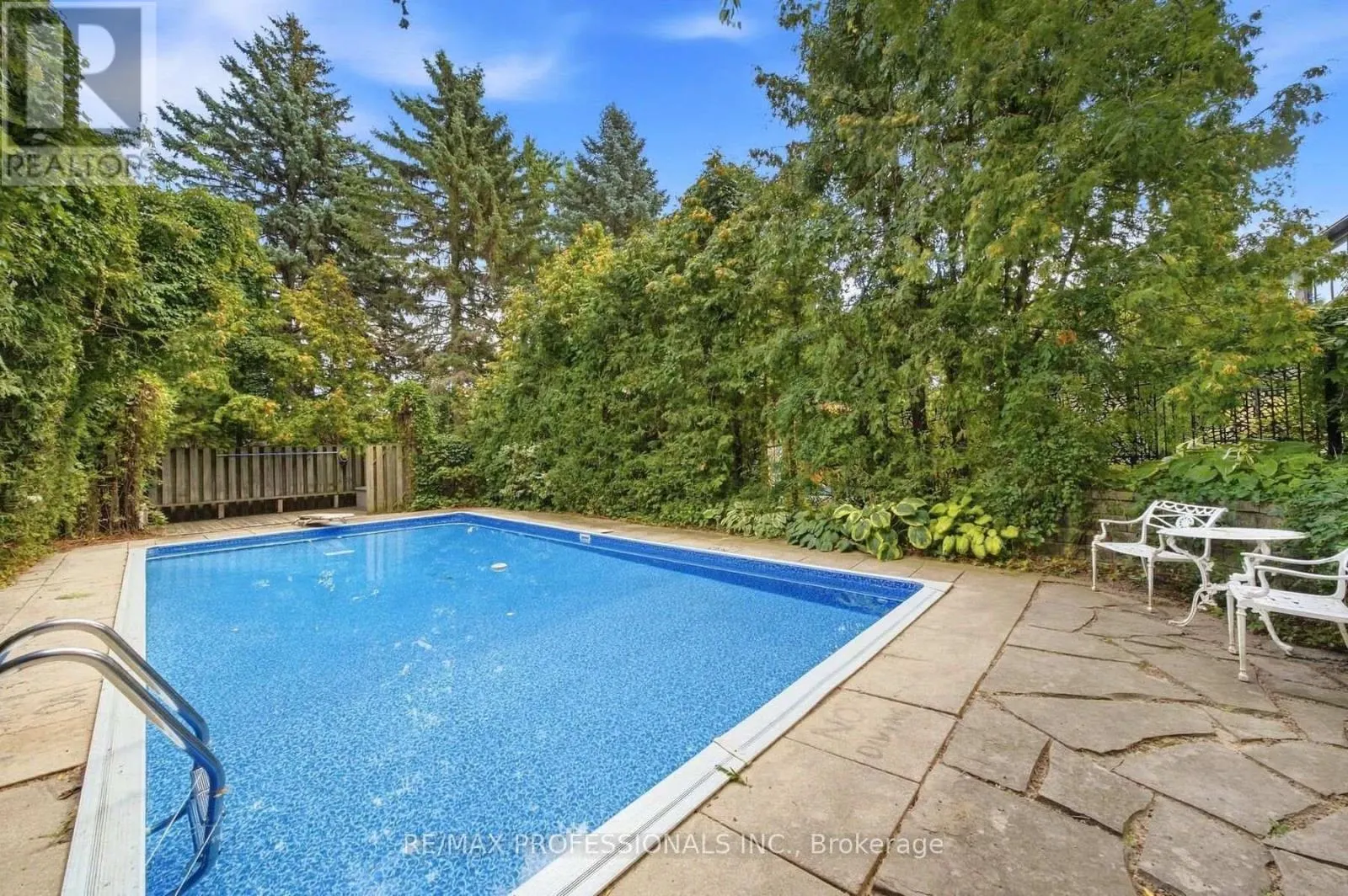15 HARTFIELD COURT