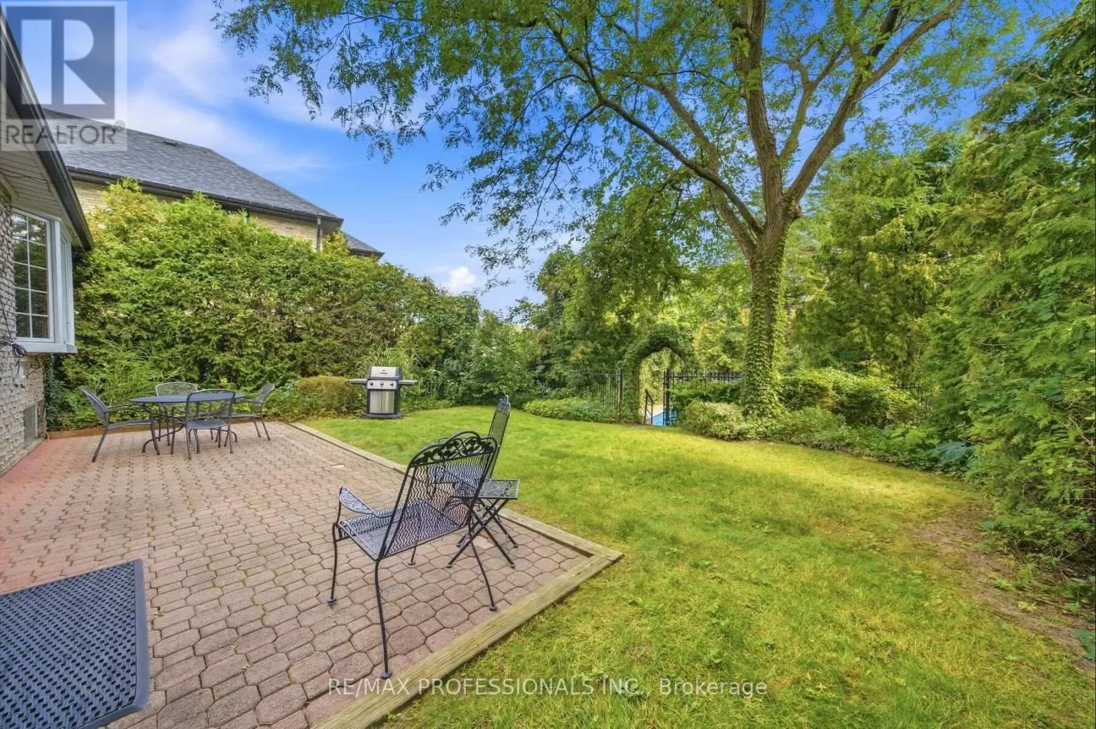 15 HARTFIELD COURT