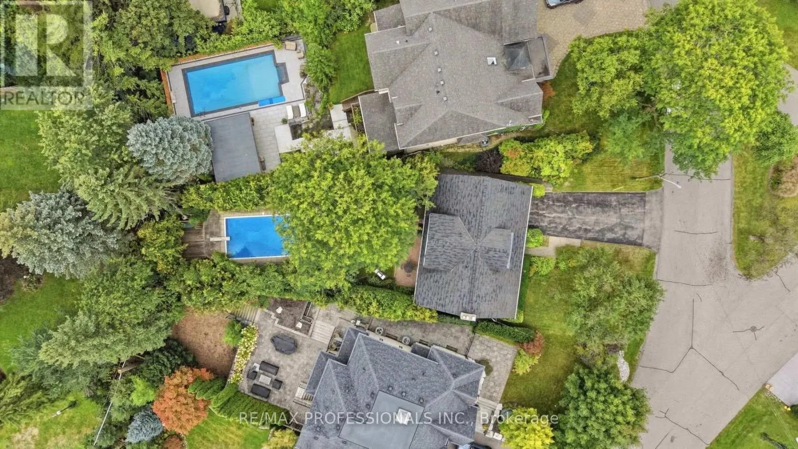 15 HARTFIELD COURT