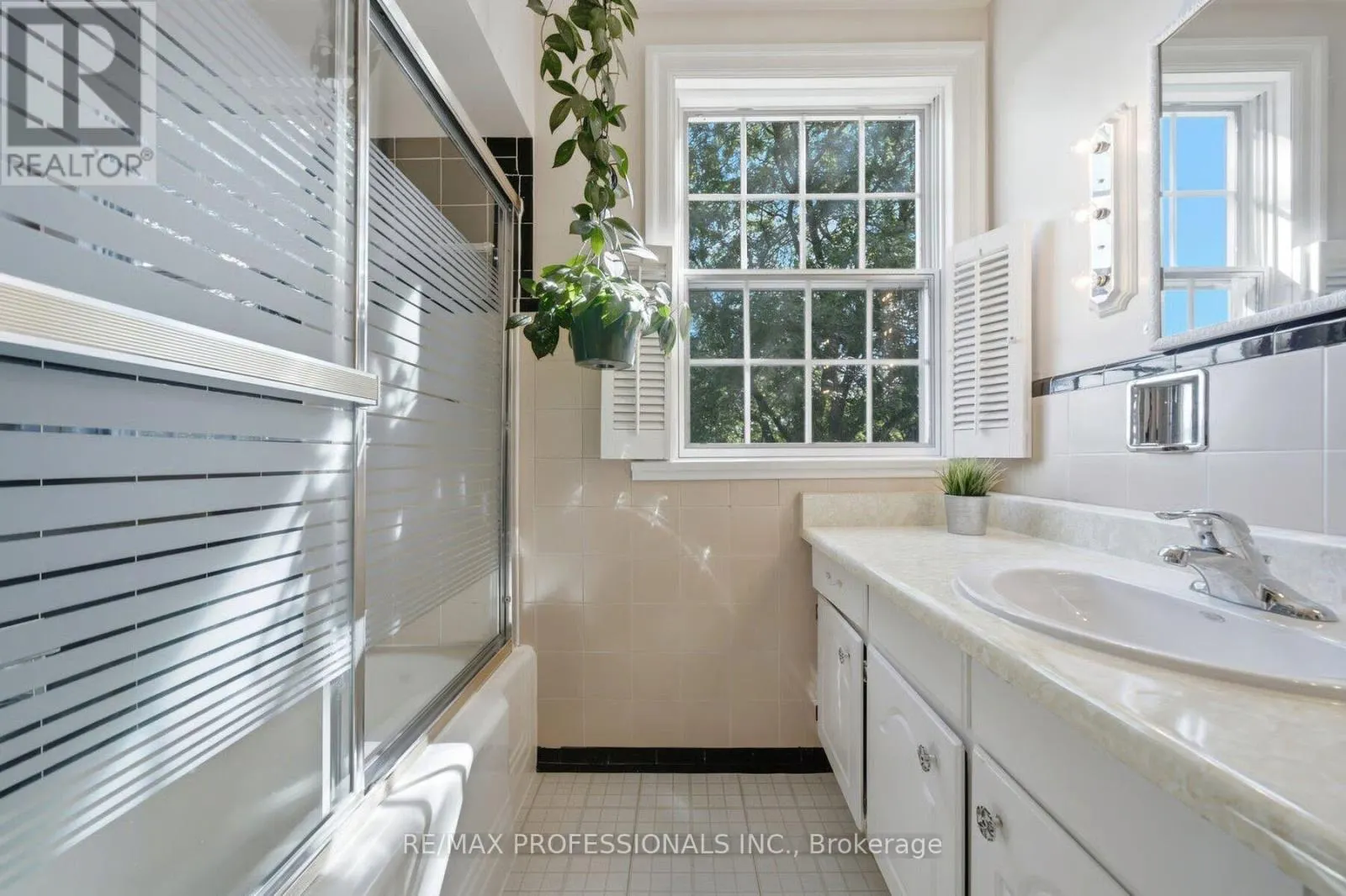 15 HARTFIELD COURT