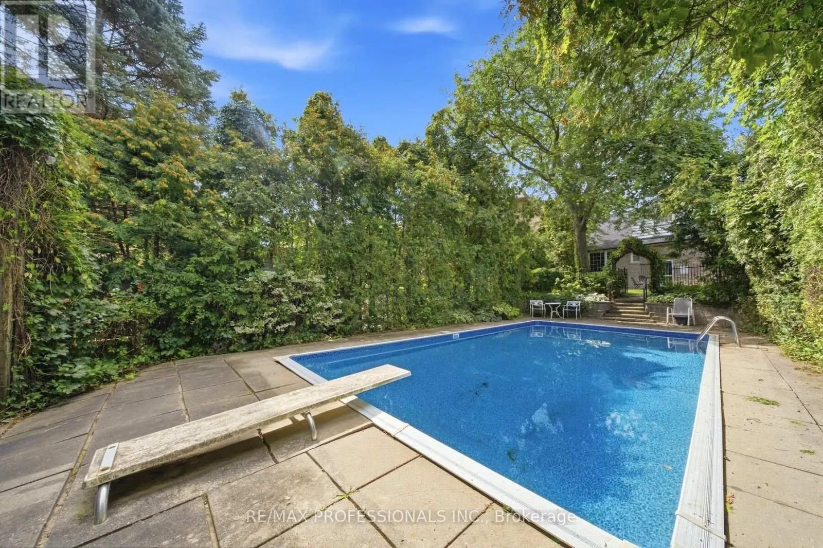 15 HARTFIELD COURT