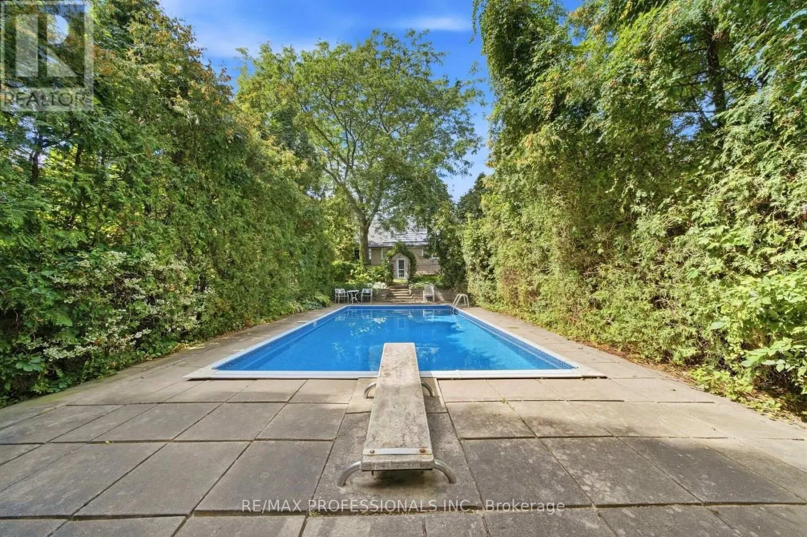 15 HARTFIELD COURT