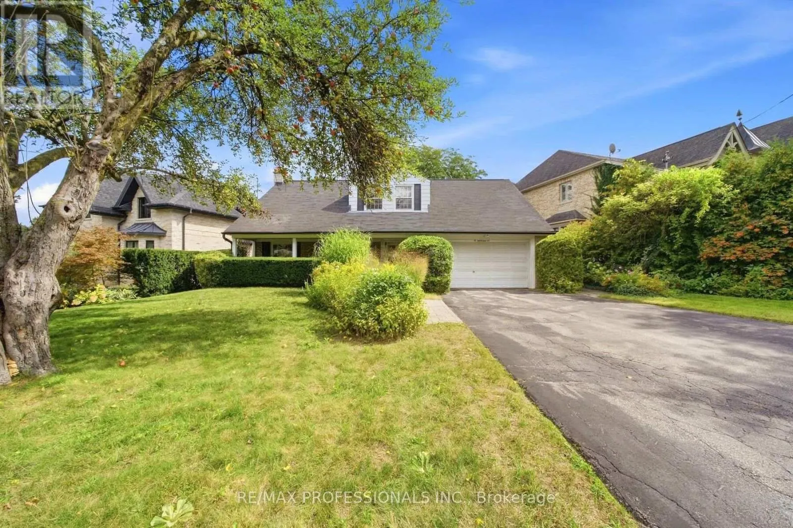 15 HARTFIELD COURT