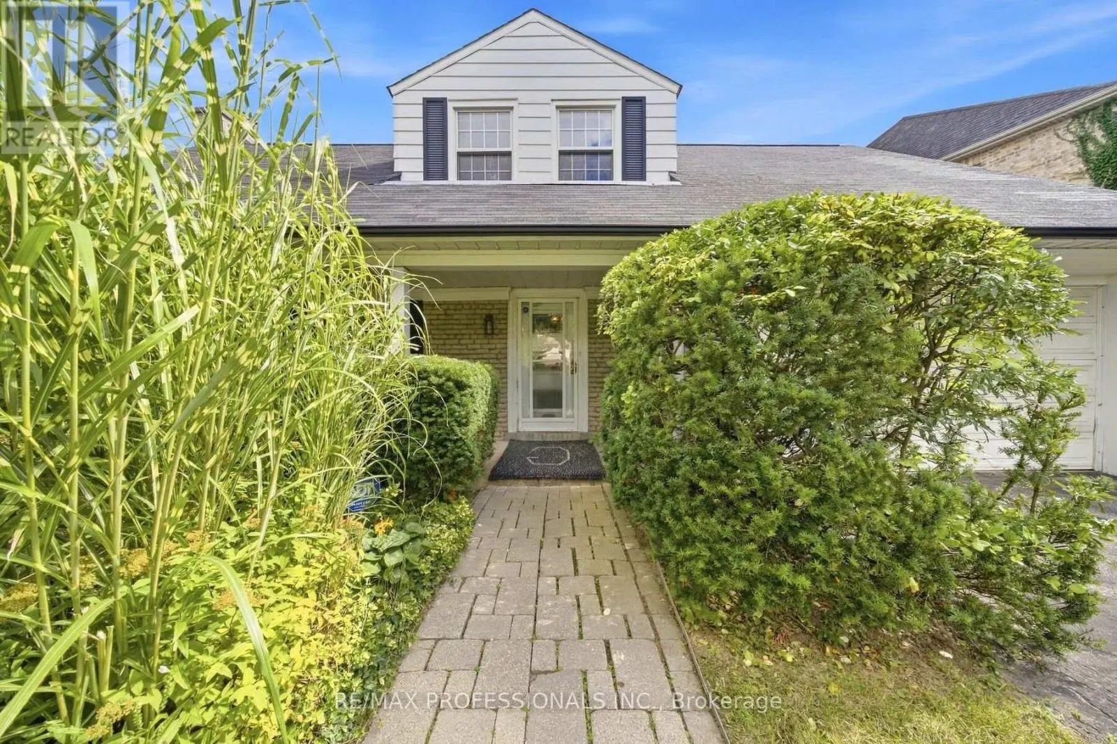 15 HARTFIELD COURT
