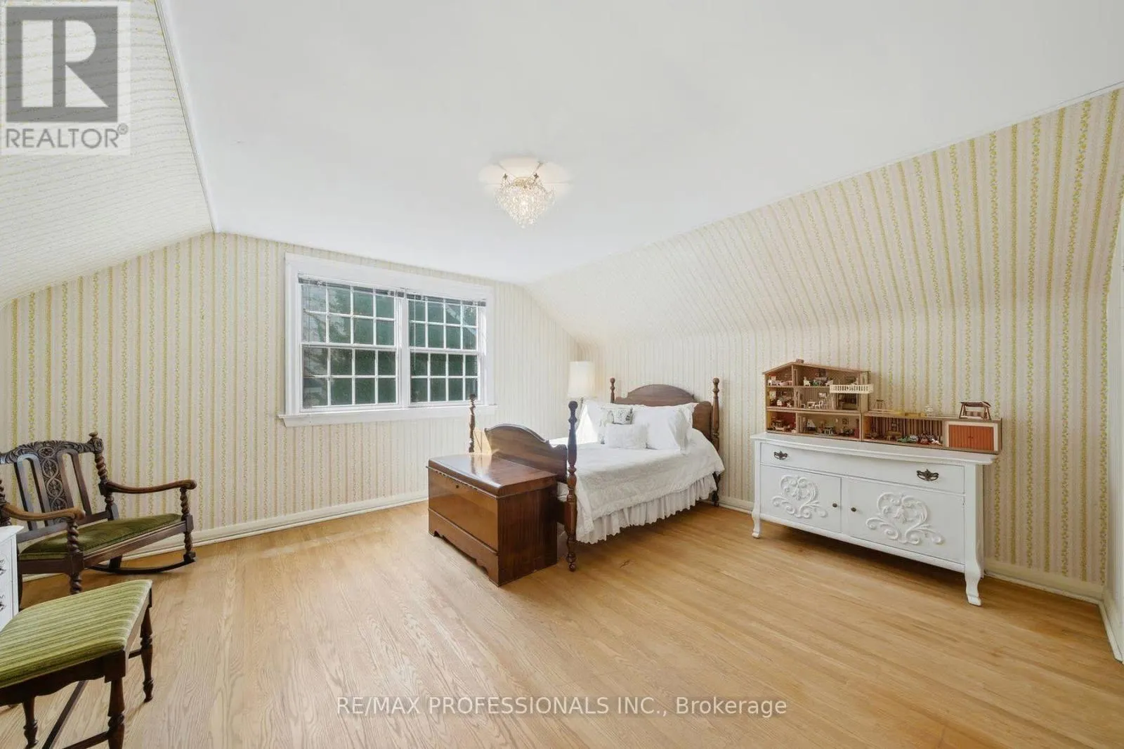 15 HARTFIELD COURT