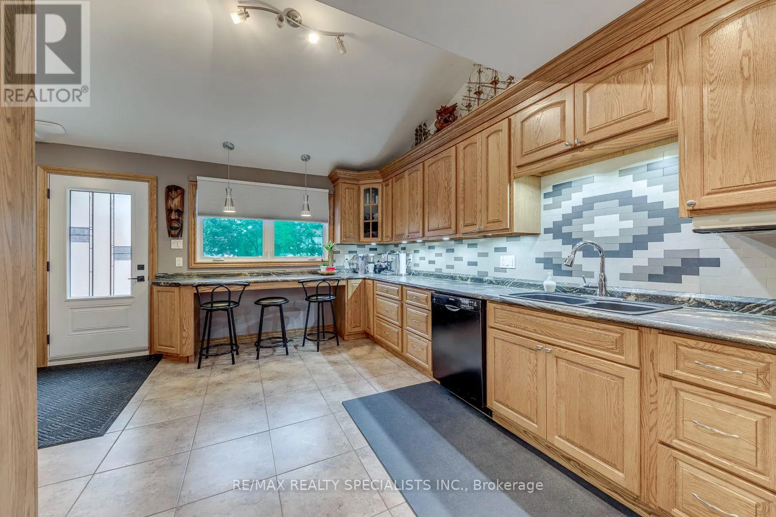 4089 BARBICAN DRIVE