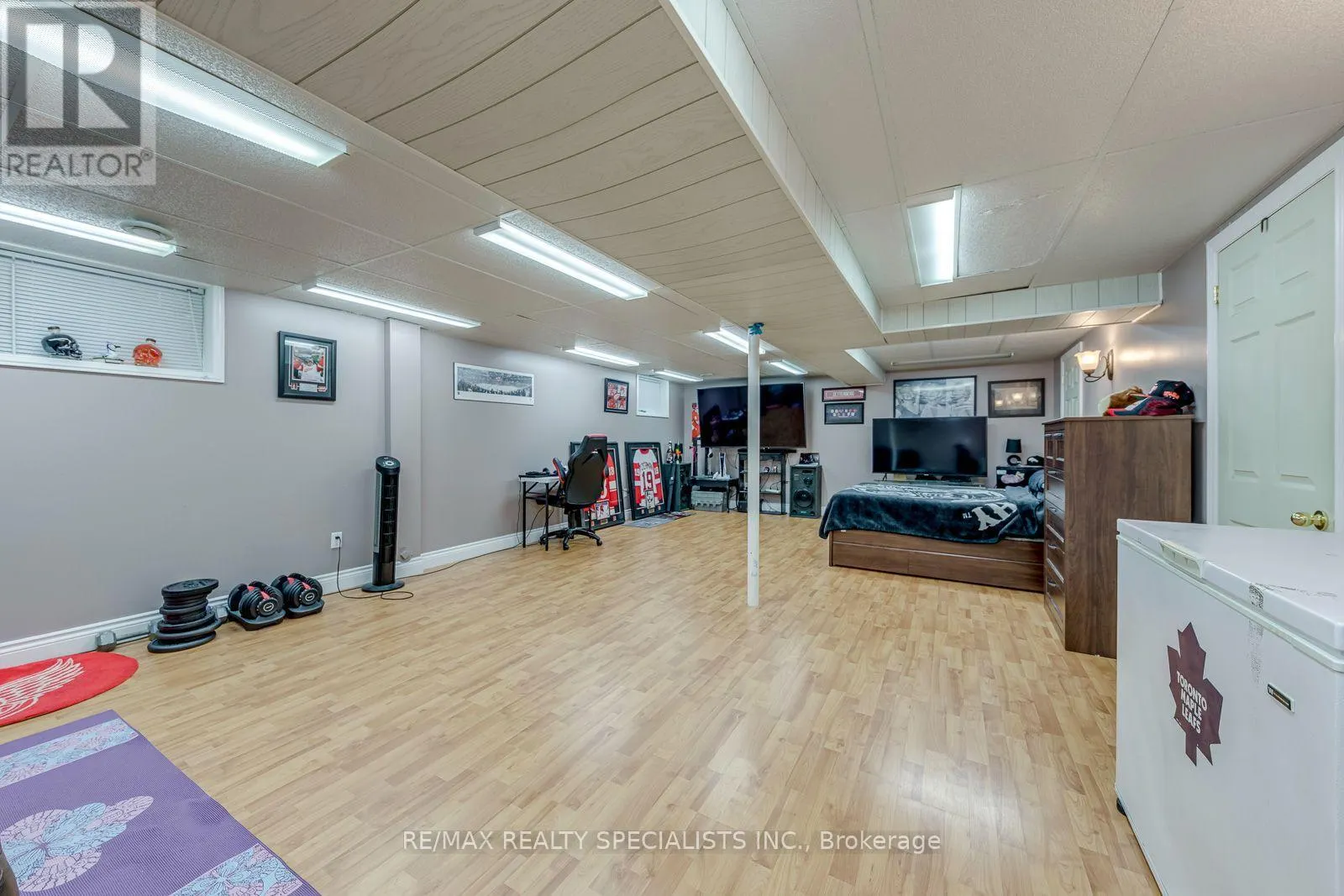4089 BARBICAN DRIVE