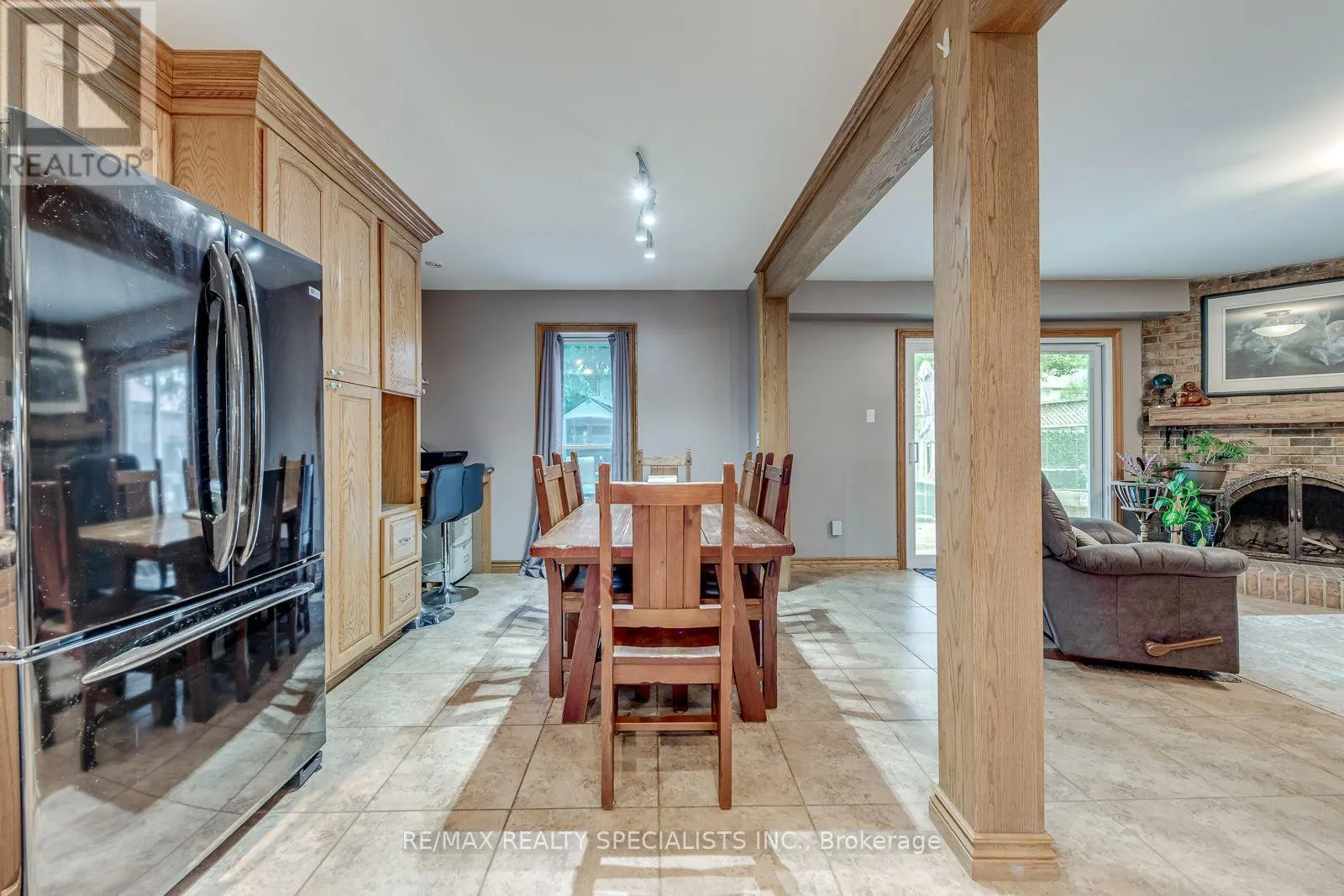 4089 BARBICAN DRIVE