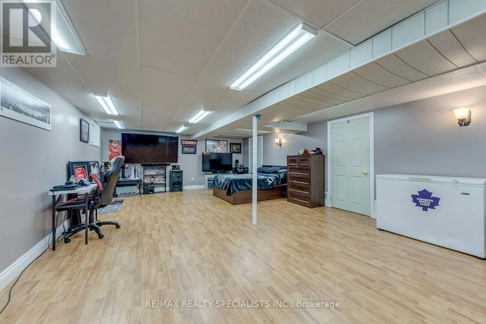 4089 BARBICAN DRIVE