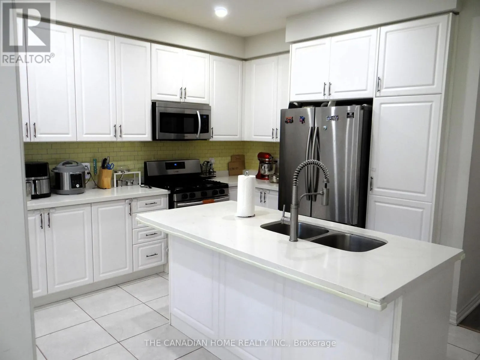 1528 CARR LANDING