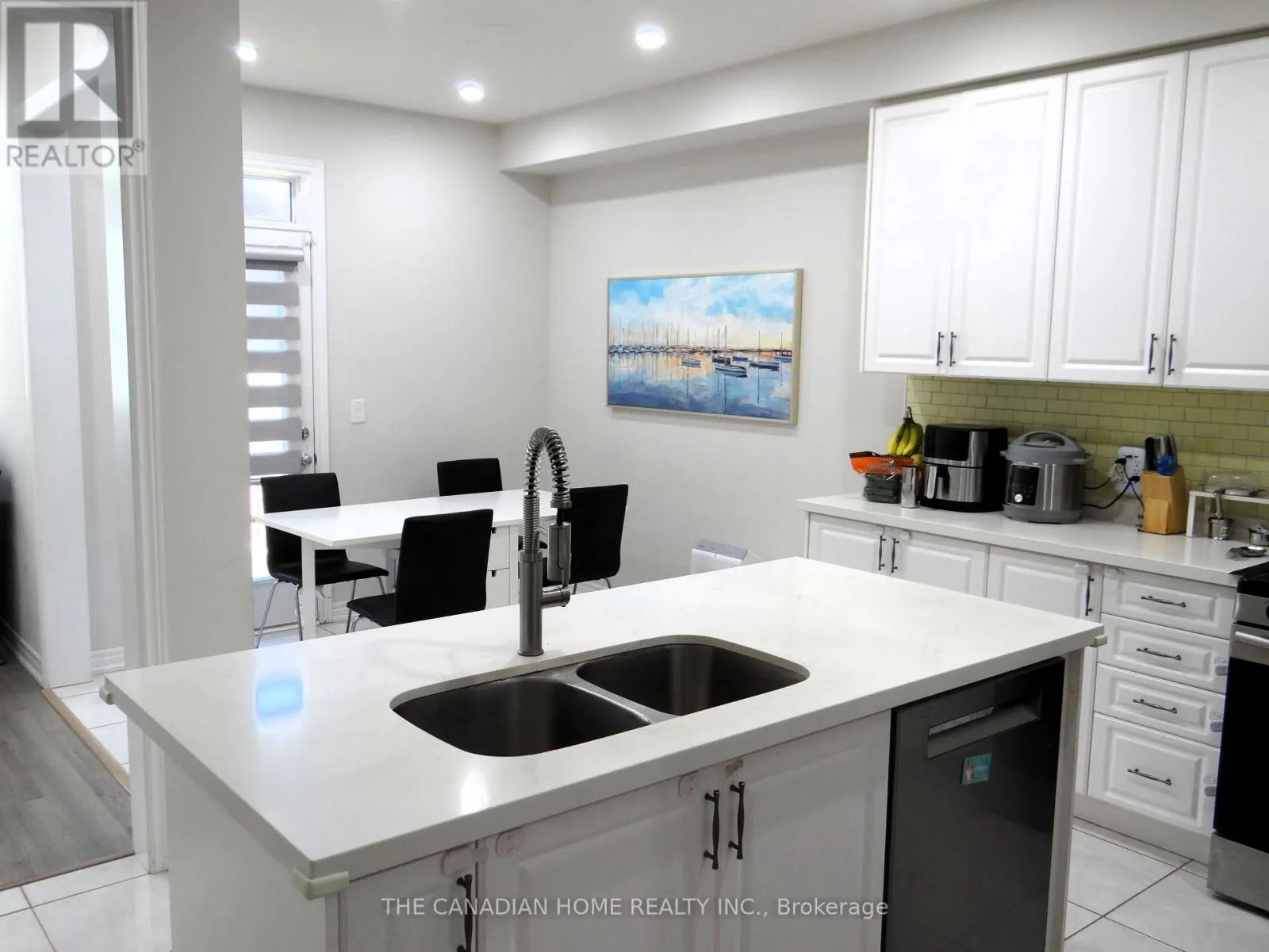 1528 CARR LANDING