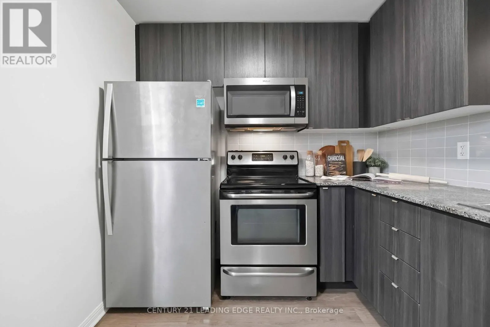 121 - 380 HOPEWELL AVENUE