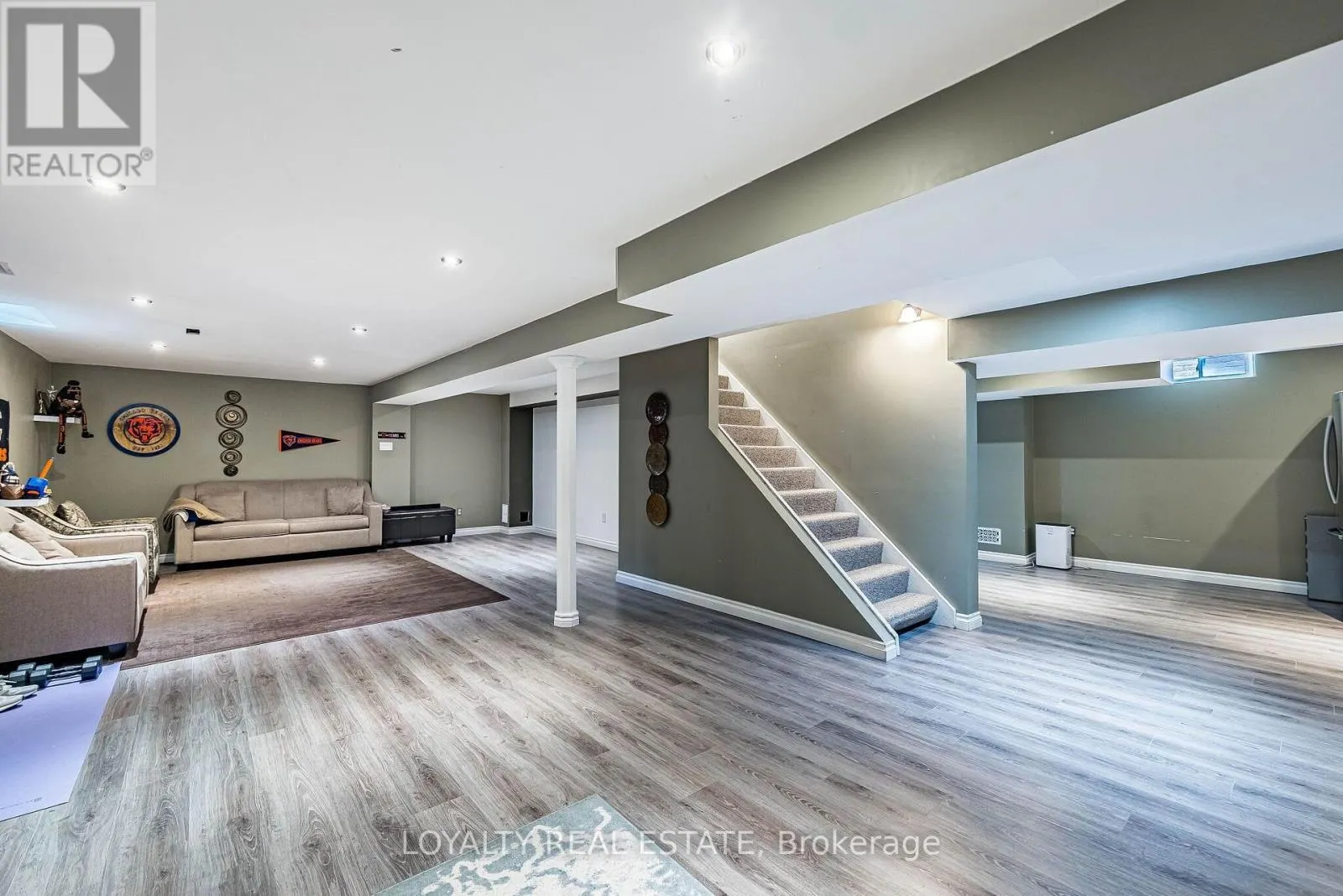 52 NEWCASTLE CRESCENT