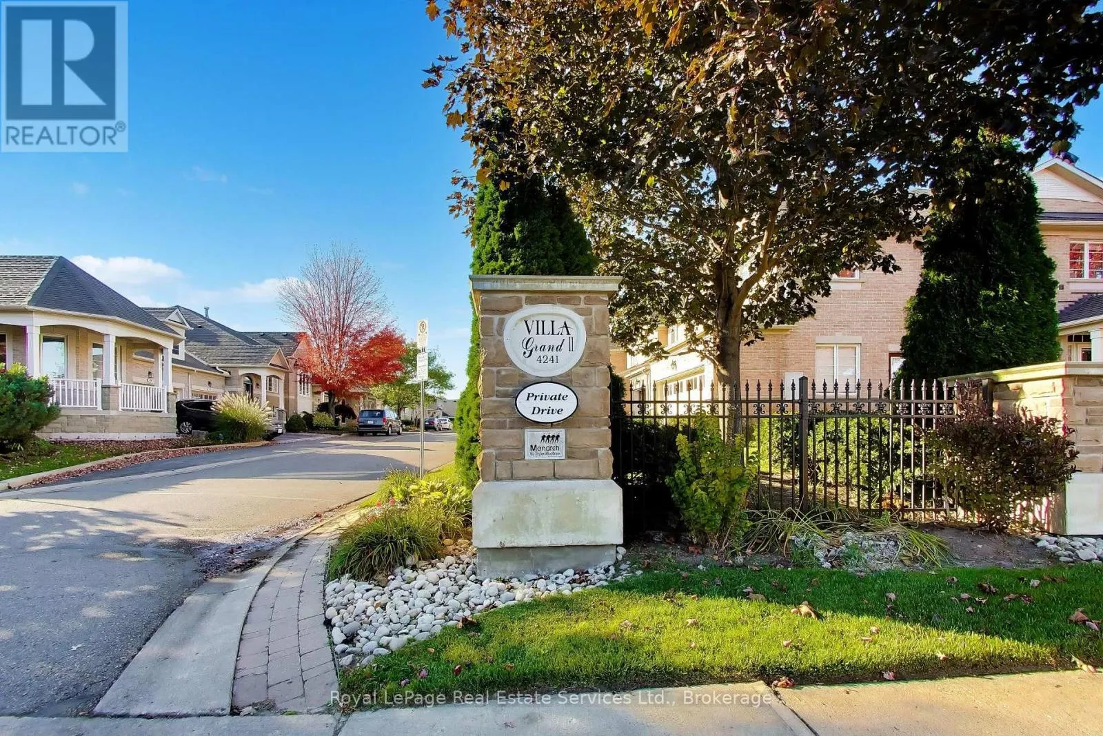 29 - 4241 SARAZEN DRIVE #29