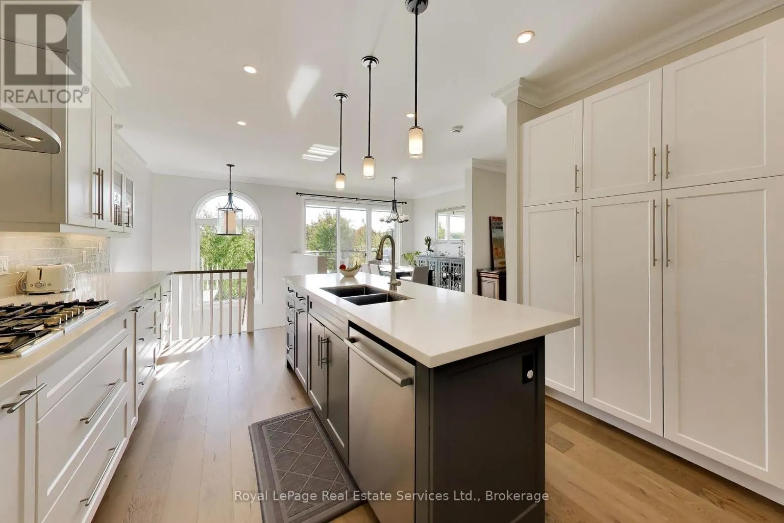 29 - 4241 SARAZEN DRIVE #29
