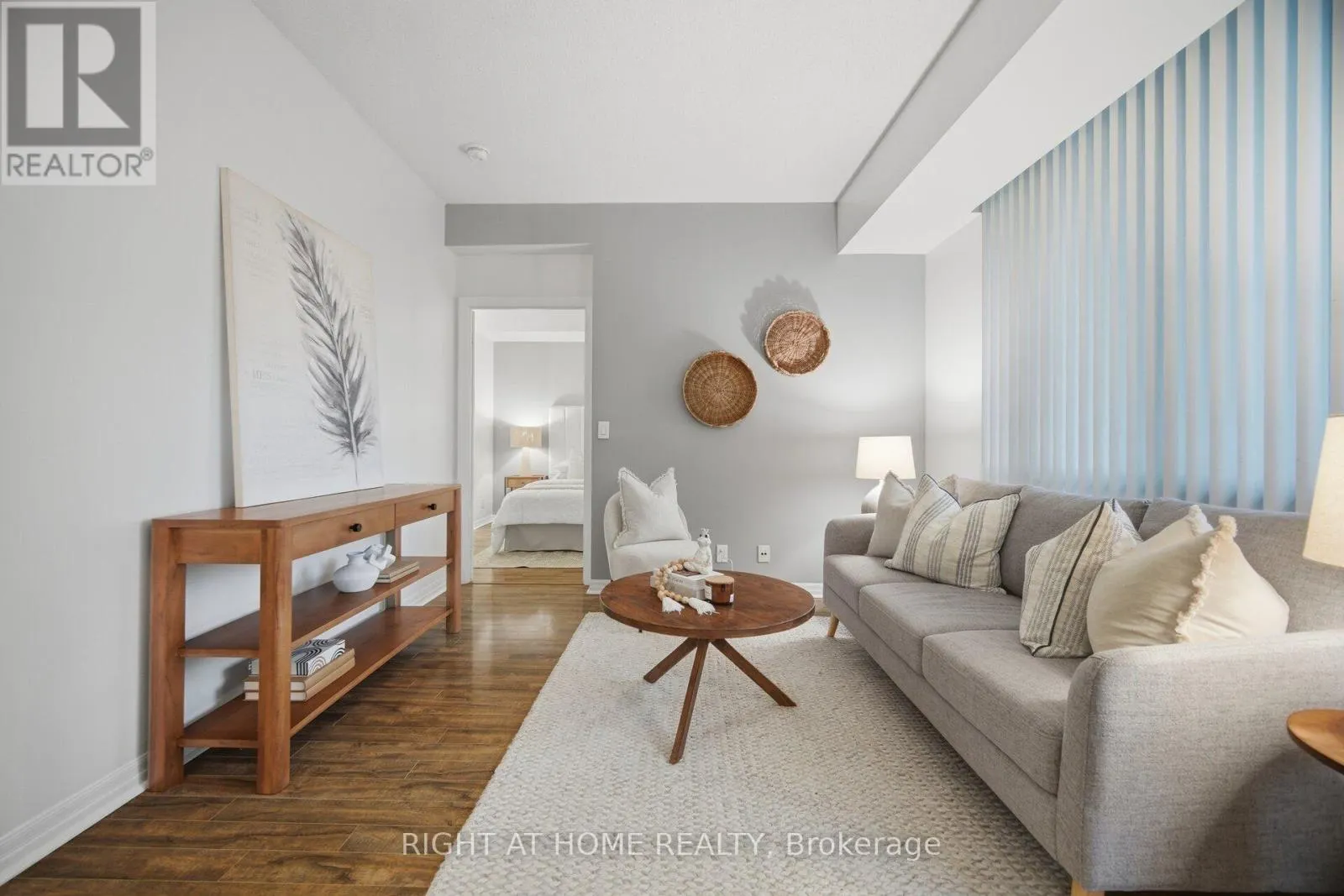 604 - 3939 DUKE OF YORK BOULEVARD