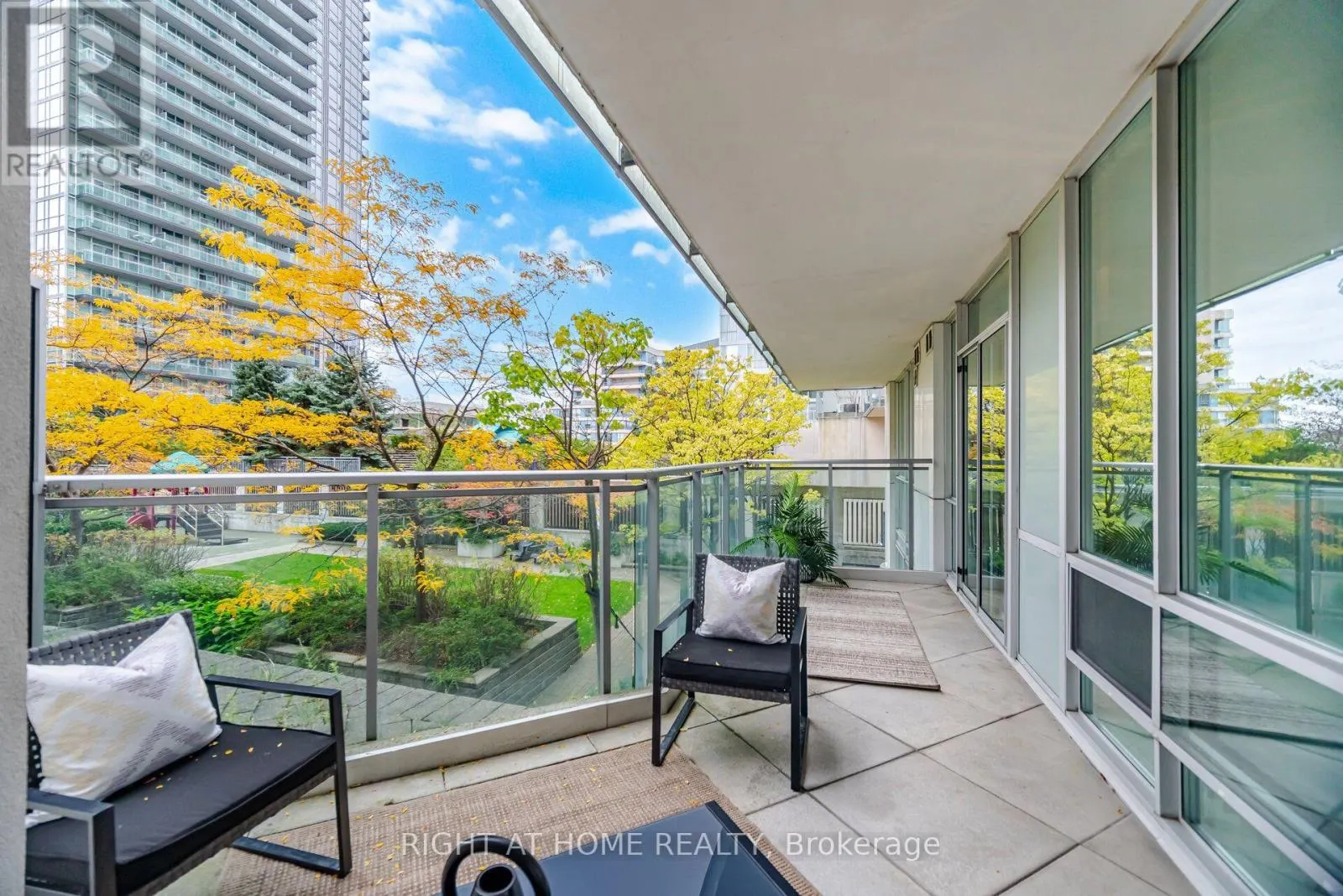 604 - 3939 DUKE OF YORK BOULEVARD
