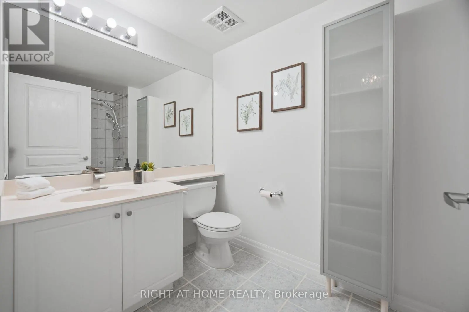 604 - 3939 DUKE OF YORK BOULEVARD