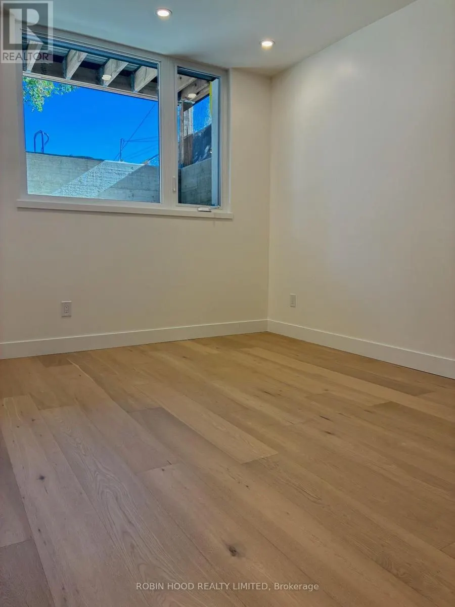 4 - 247 PACIFIC AVENUE