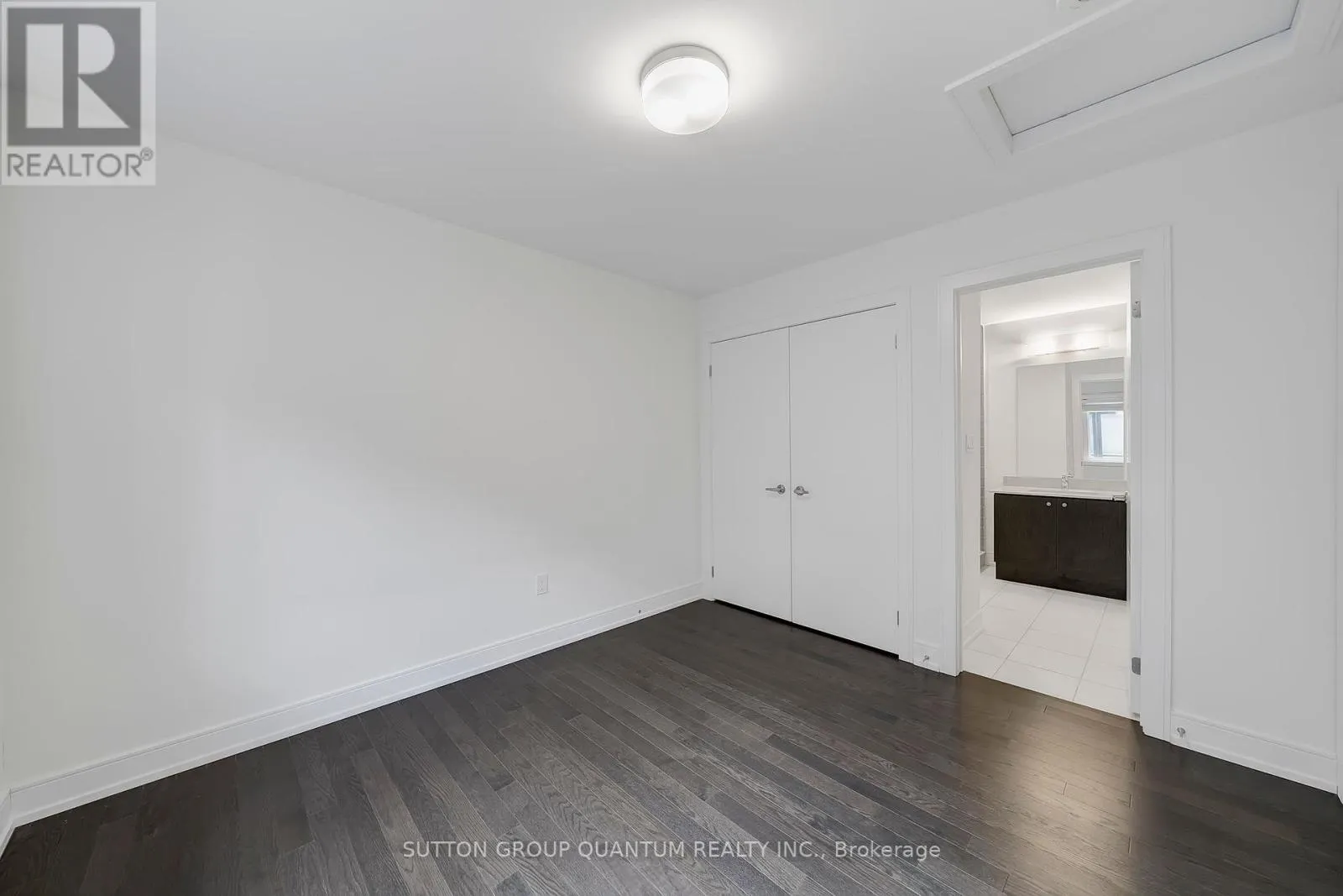 1401 CLARRIAGE COURT