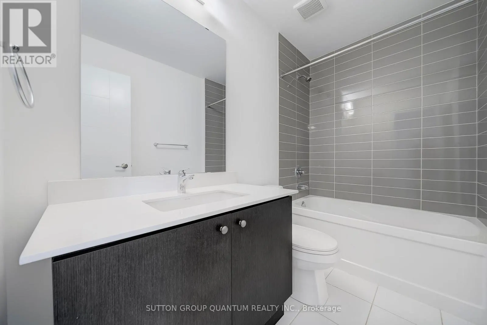 1401 CLARRIAGE COURT