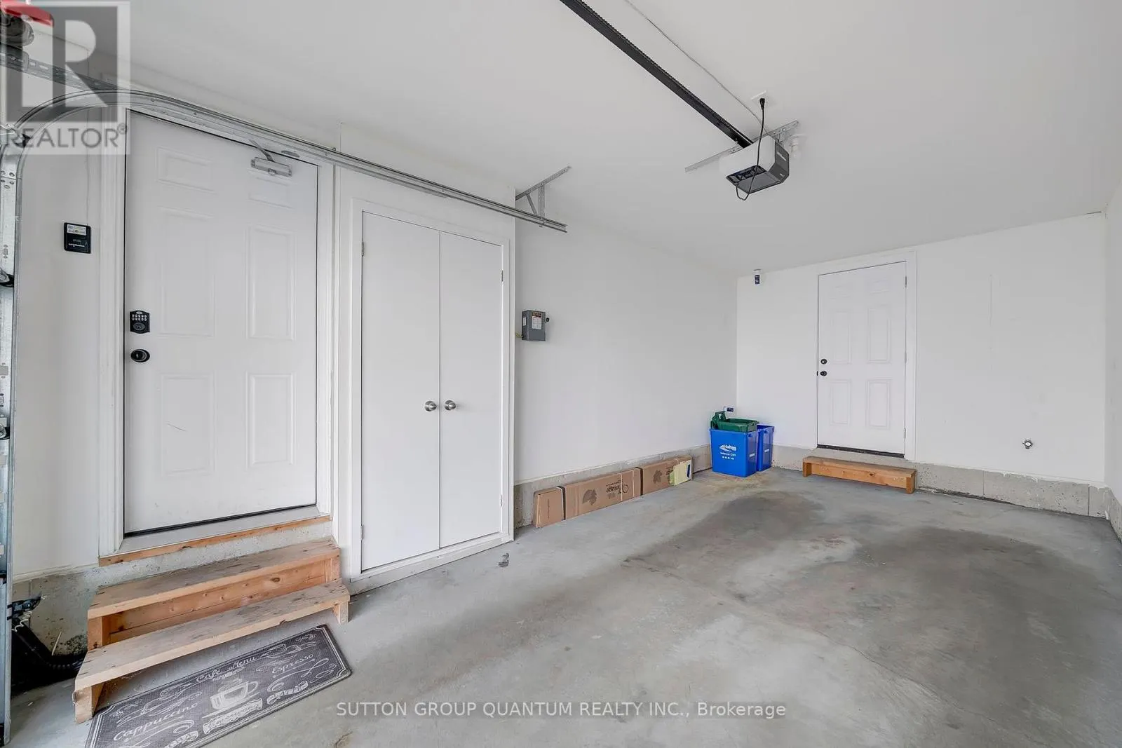 1401 CLARRIAGE COURT