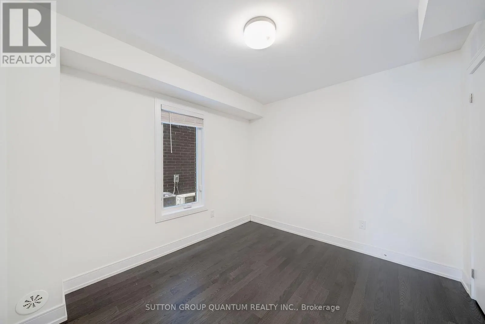 1401 CLARRIAGE COURT