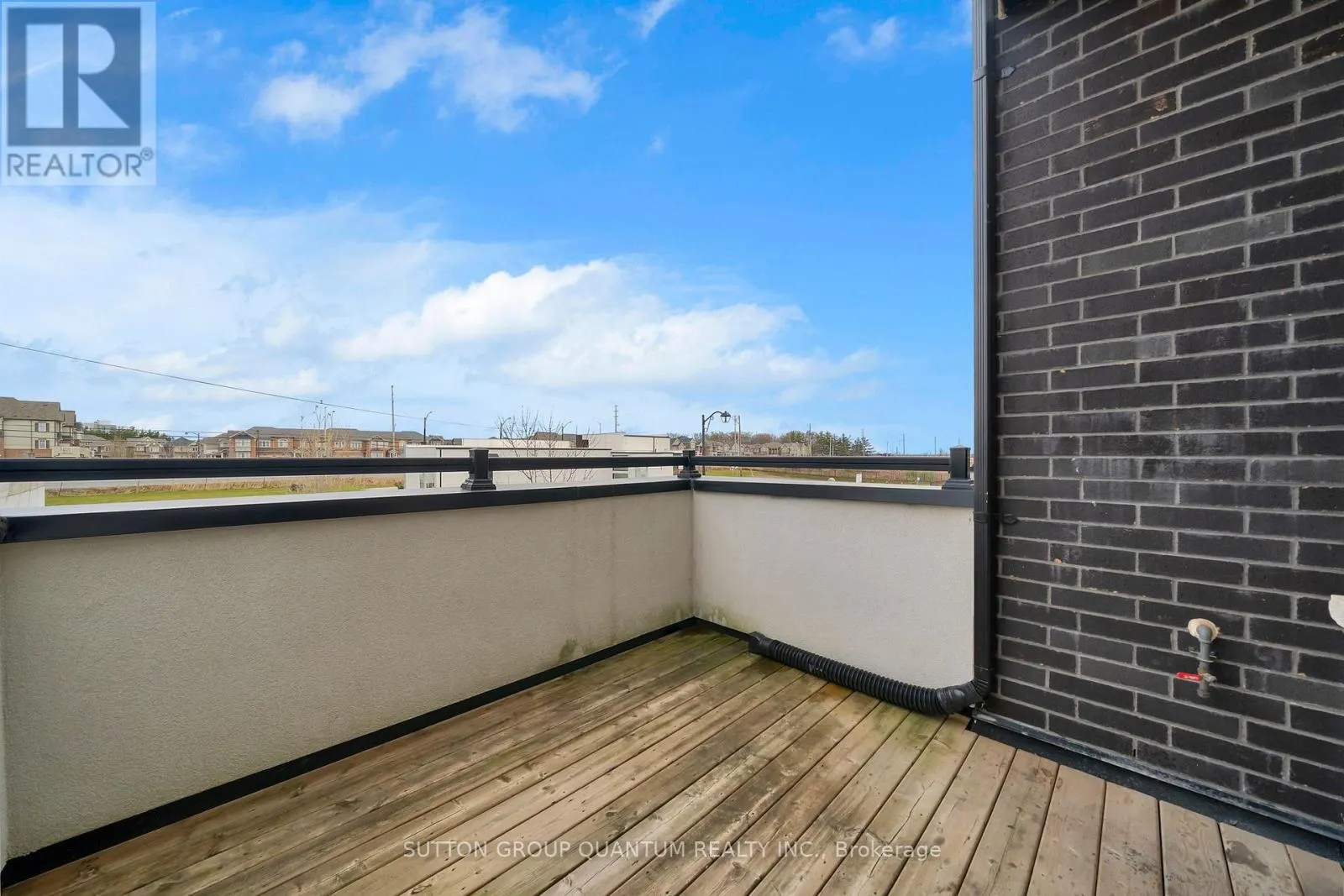 1401 CLARRIAGE COURT