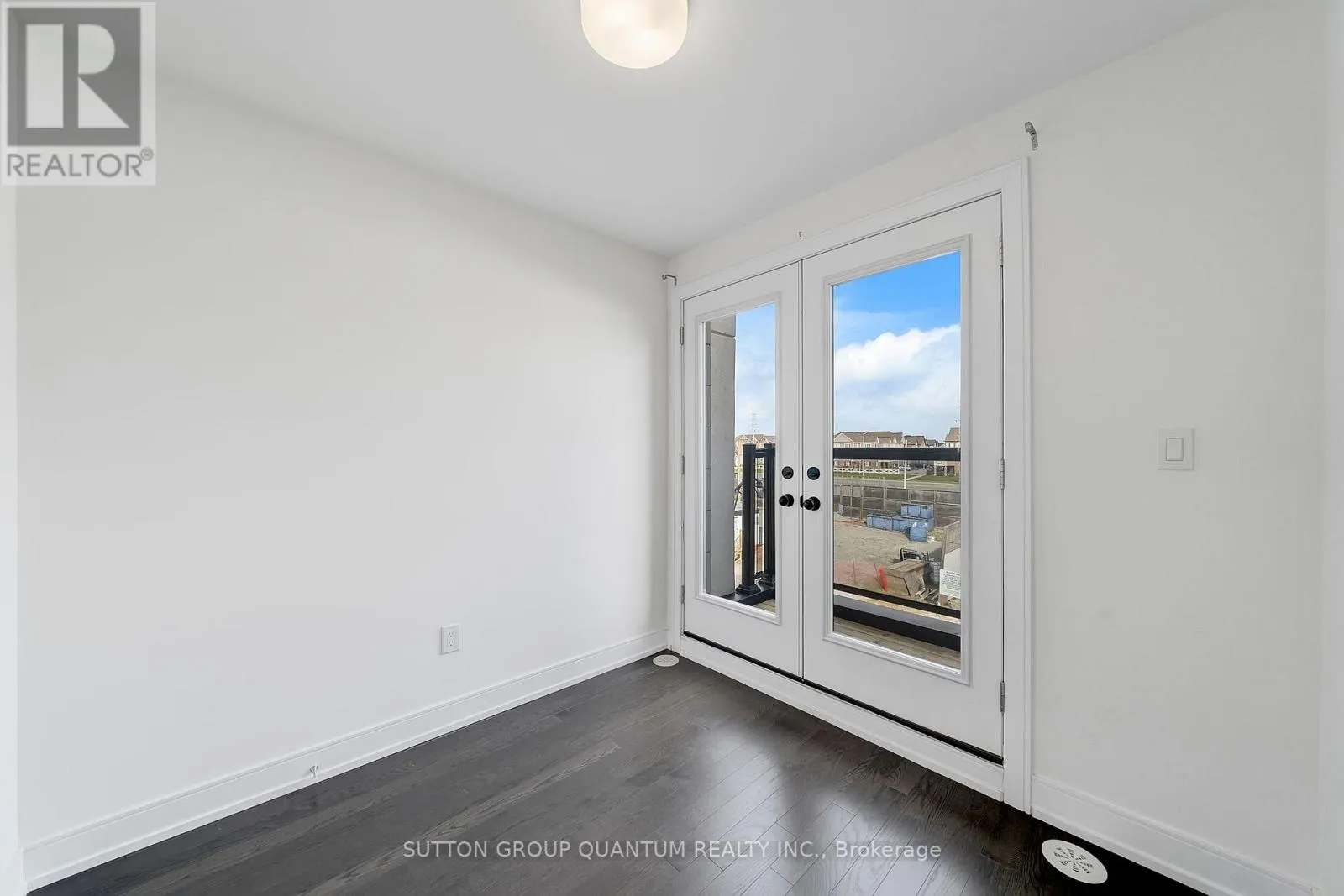1401 CLARRIAGE COURT