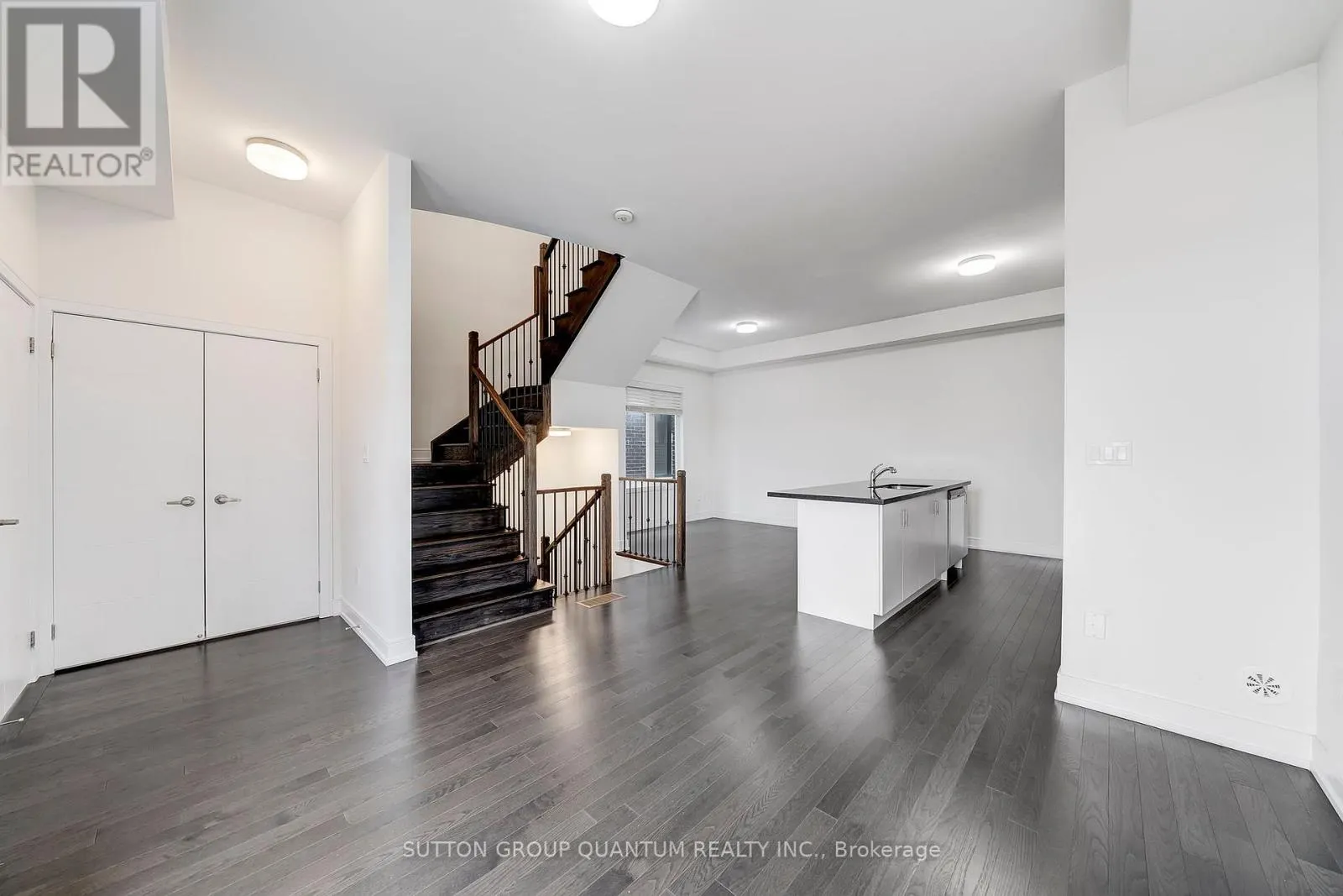1401 CLARRIAGE COURT